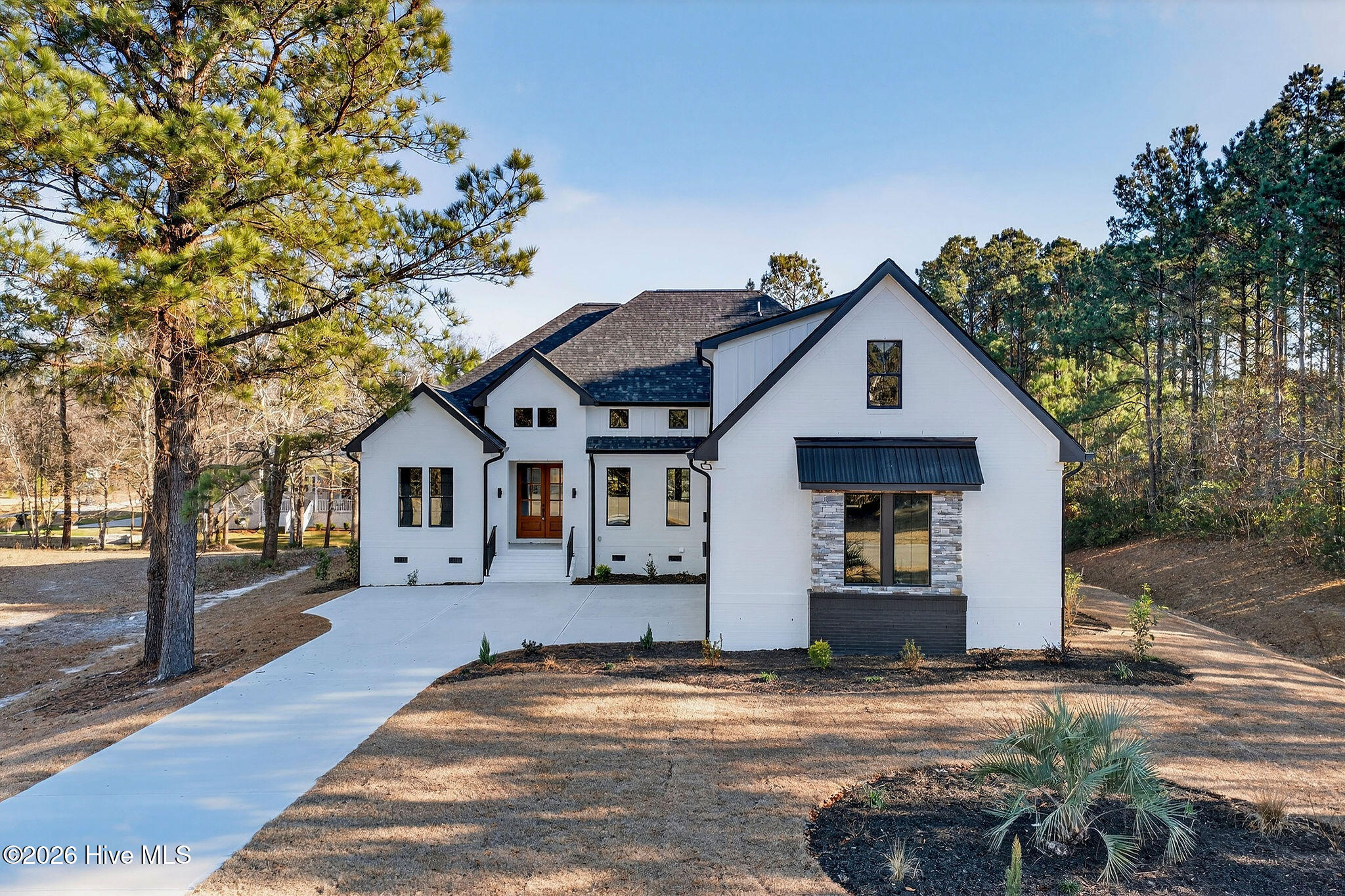 100548792 | Photo 69