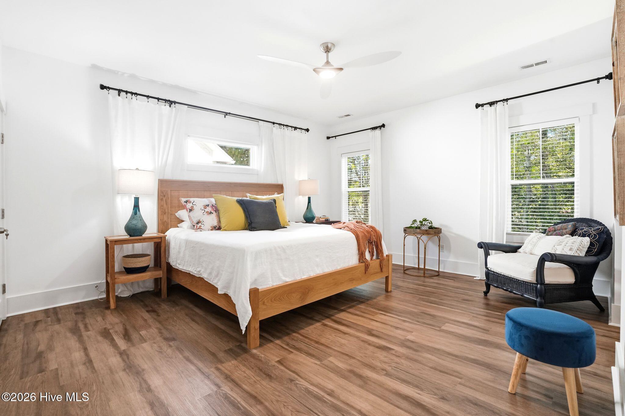 100565220 | Photo 29