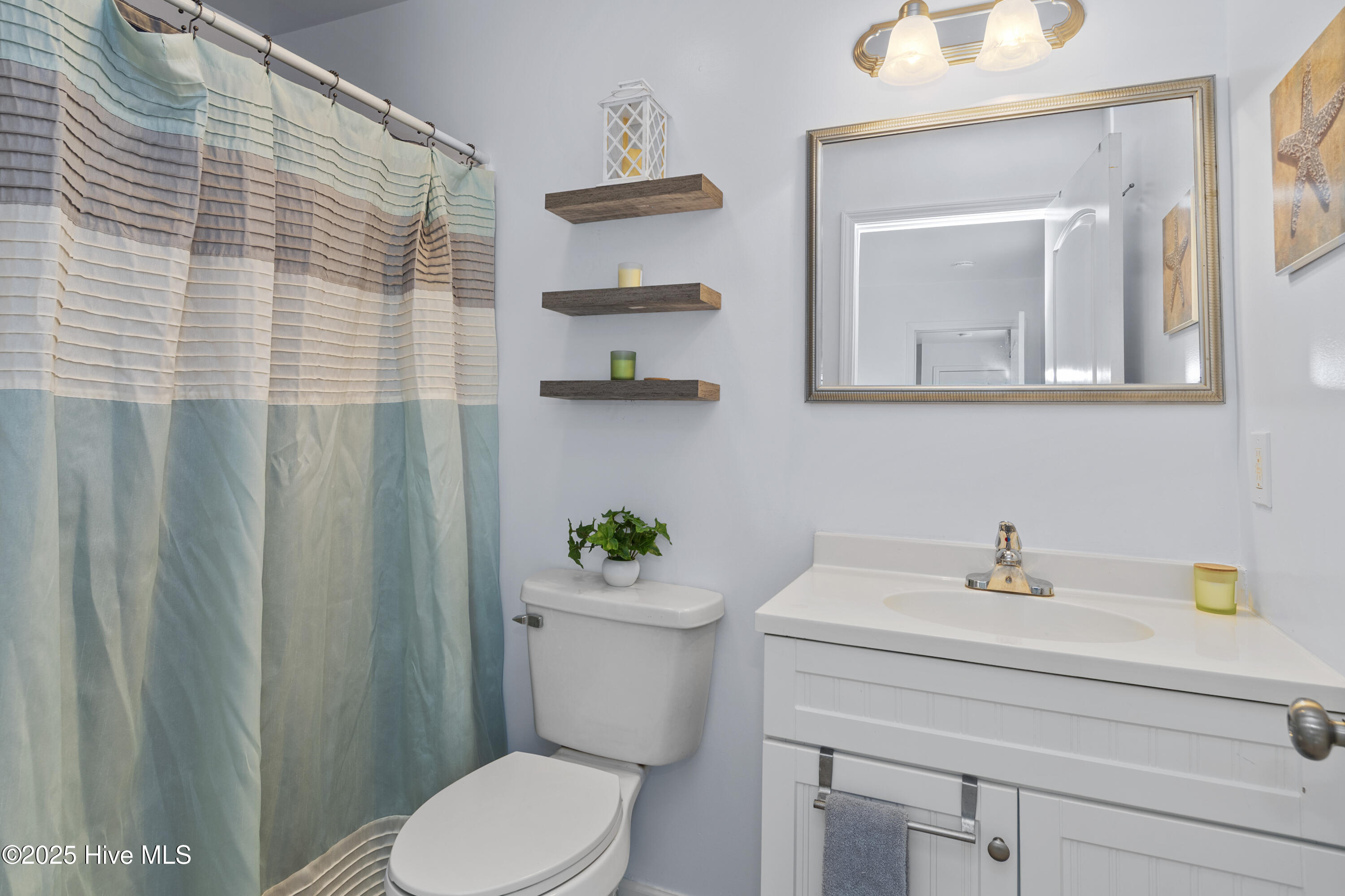 100520173 | Photo 56