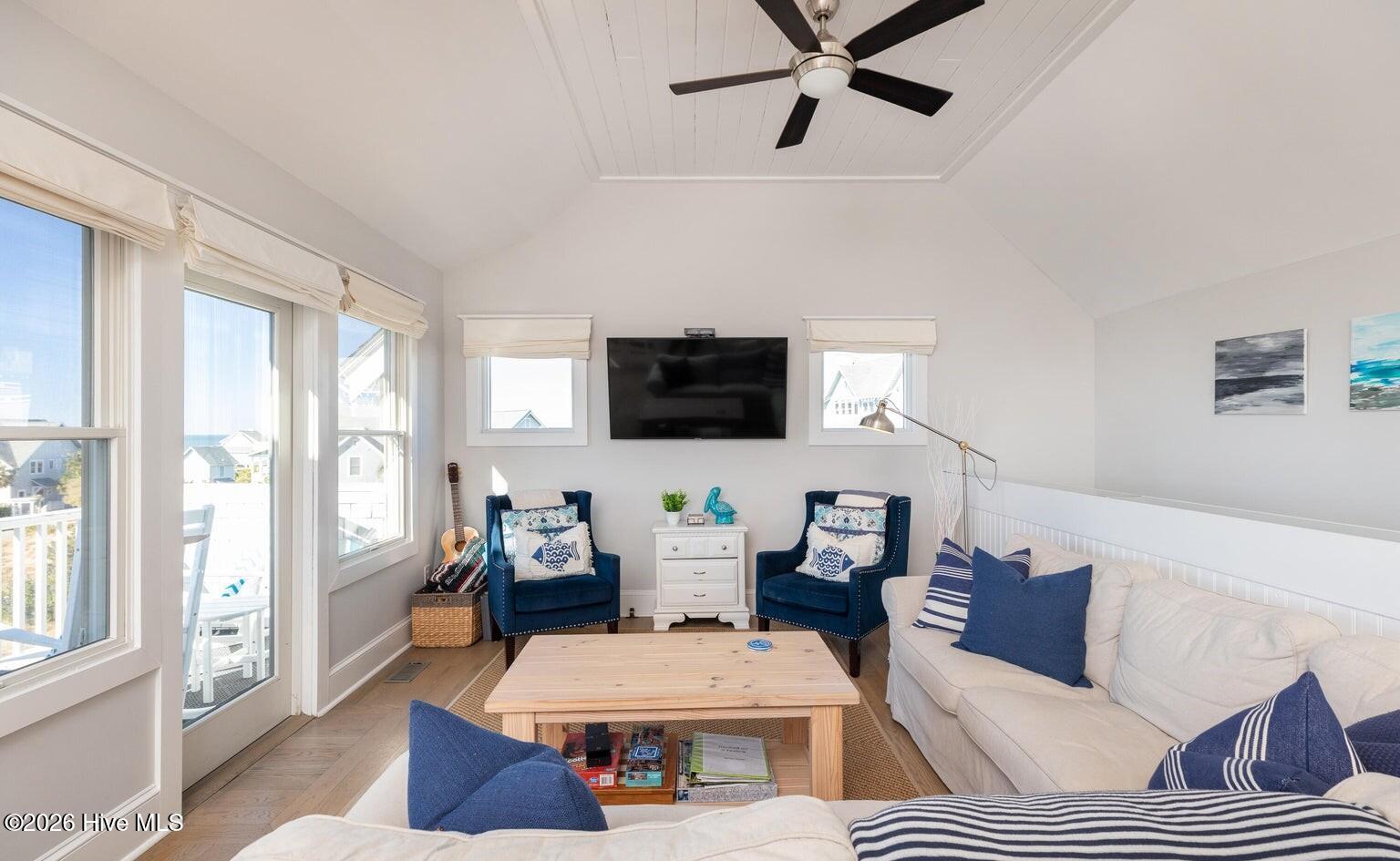 100566503 | Photo 12