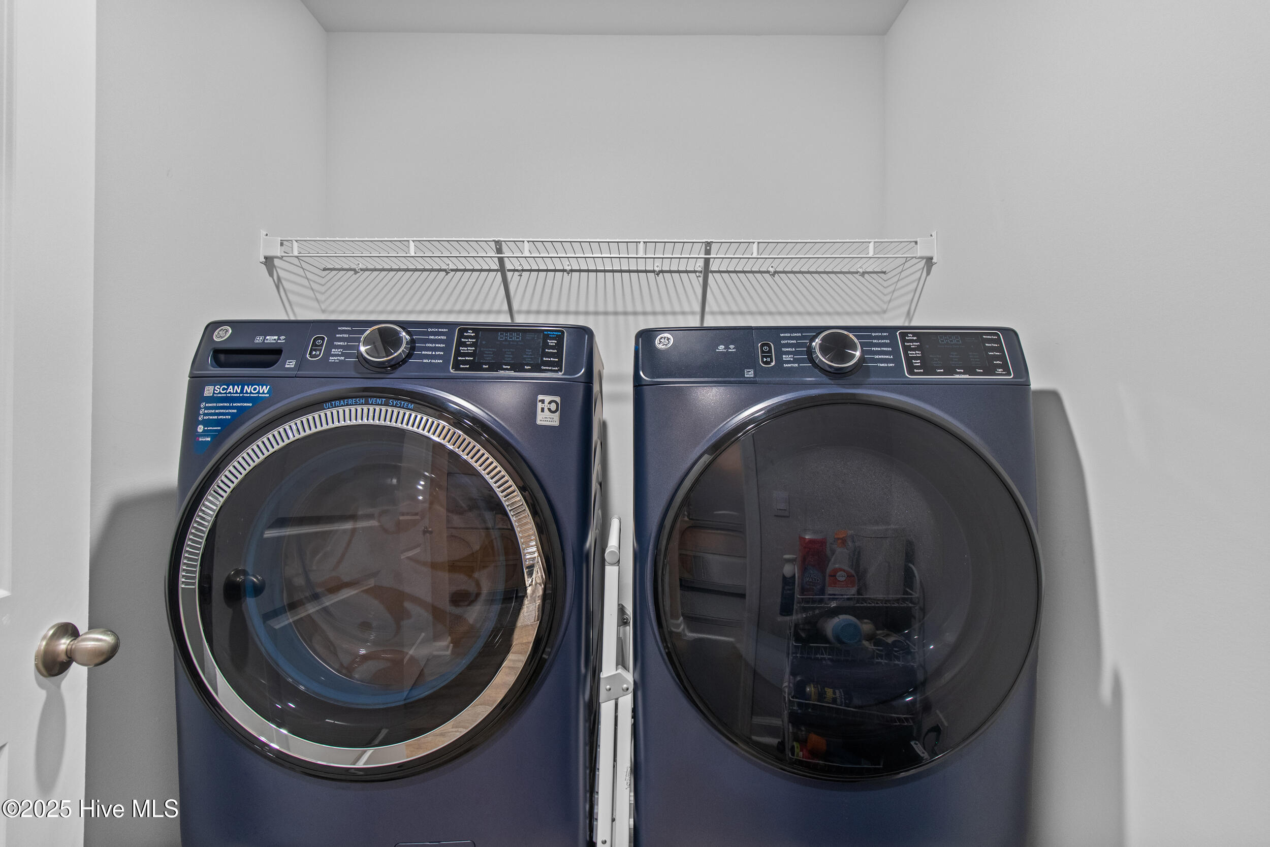 100533883 | Photo 32