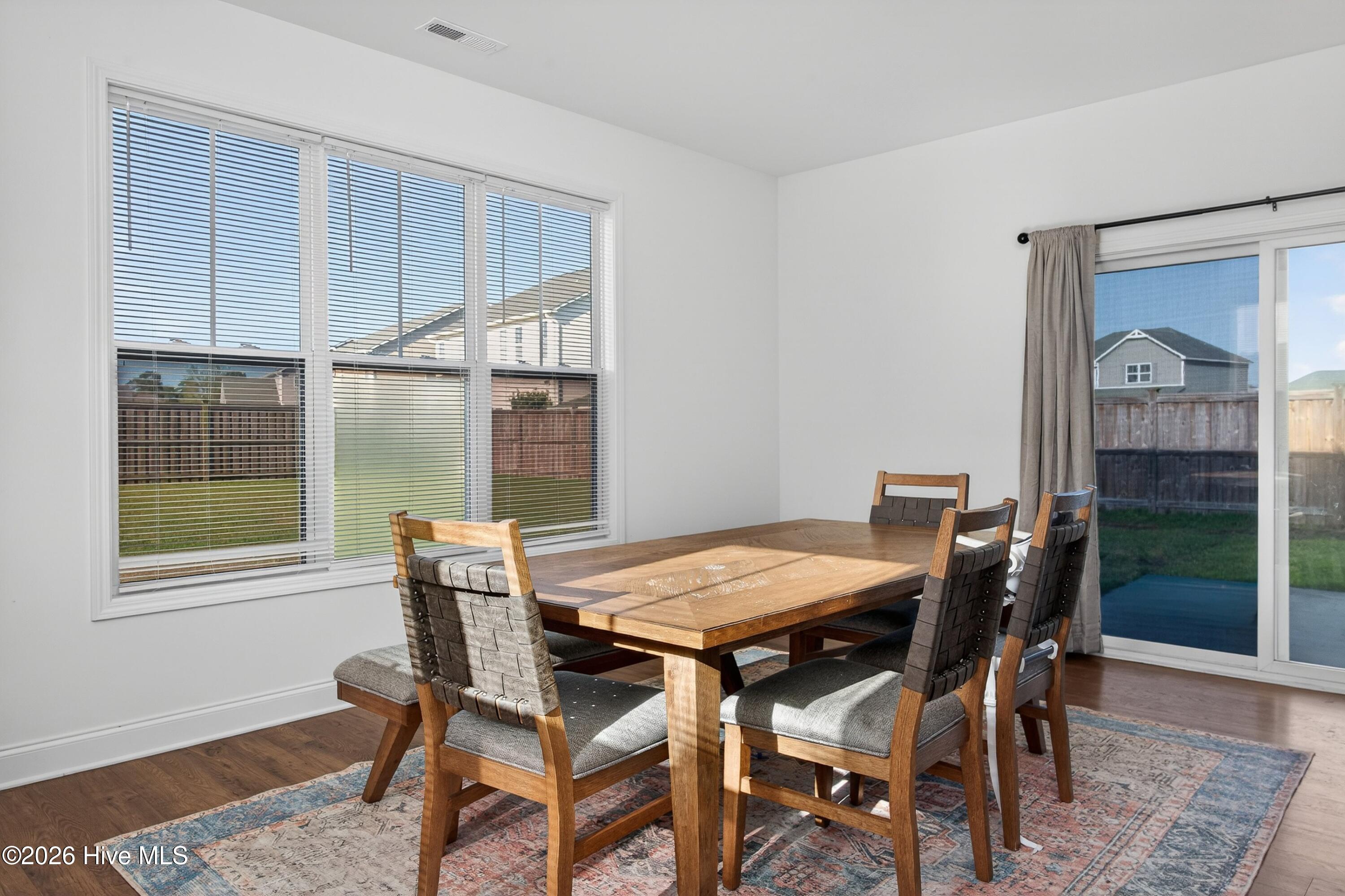 100565414 | Photo 20