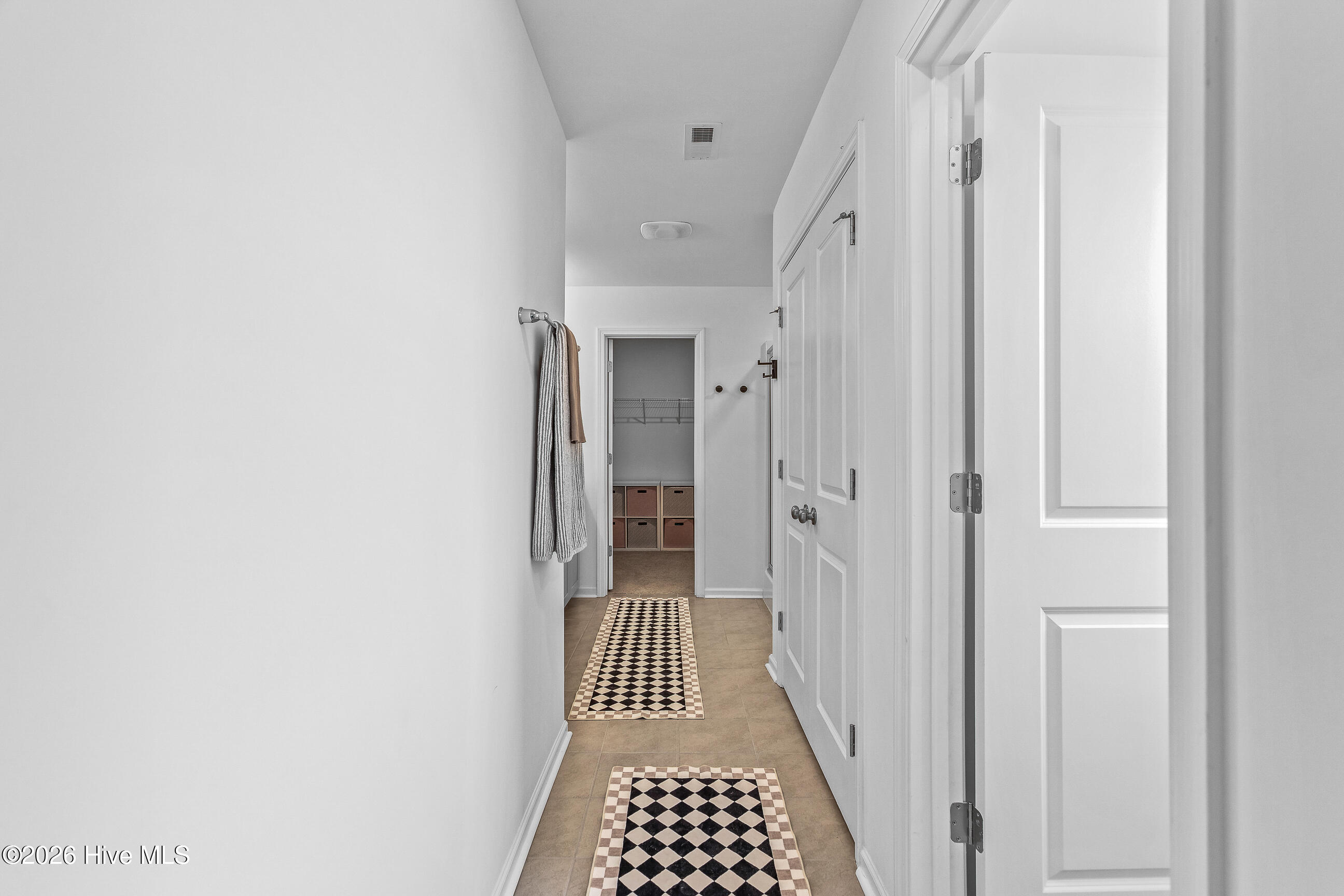 100566421 | Photo 28