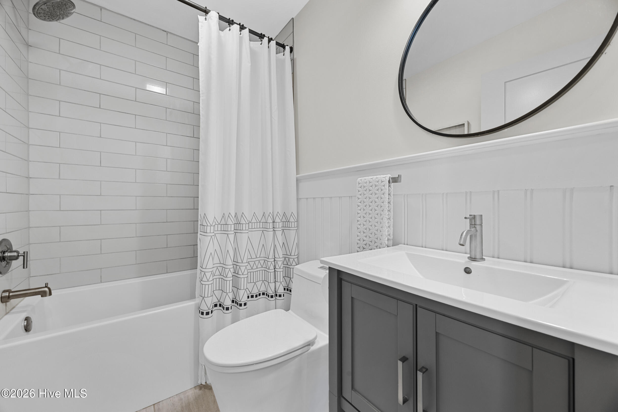 100562849 | Photo 29