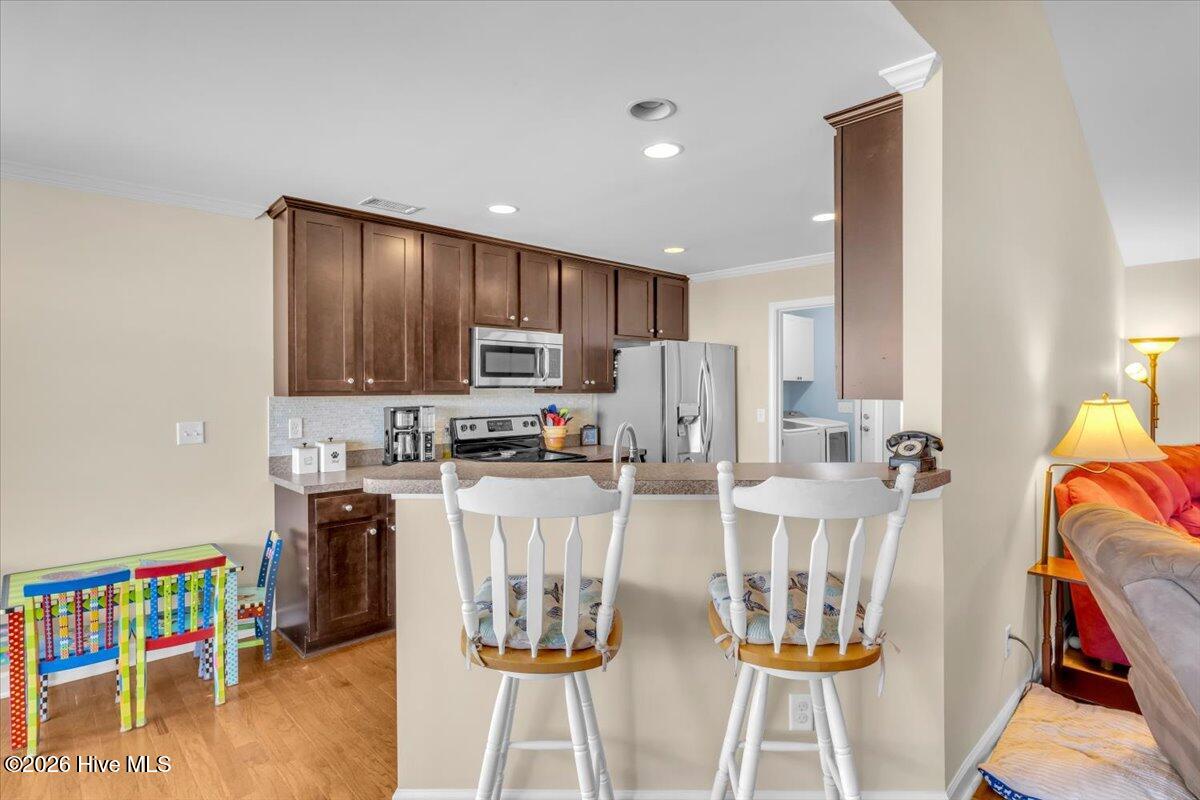 100567099 | Photo 41