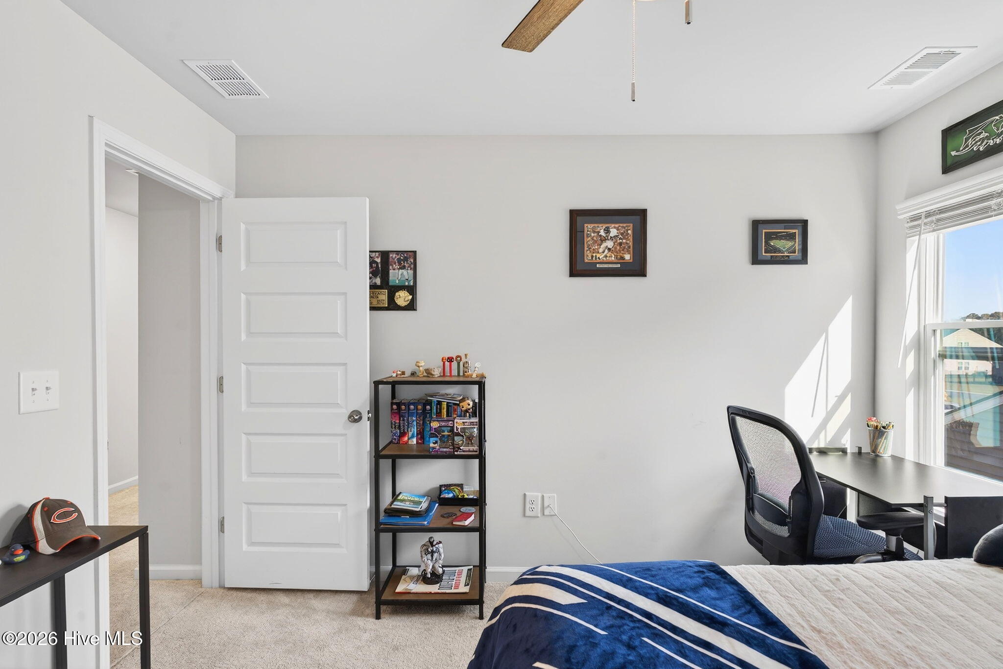 100559811 | Photo 25