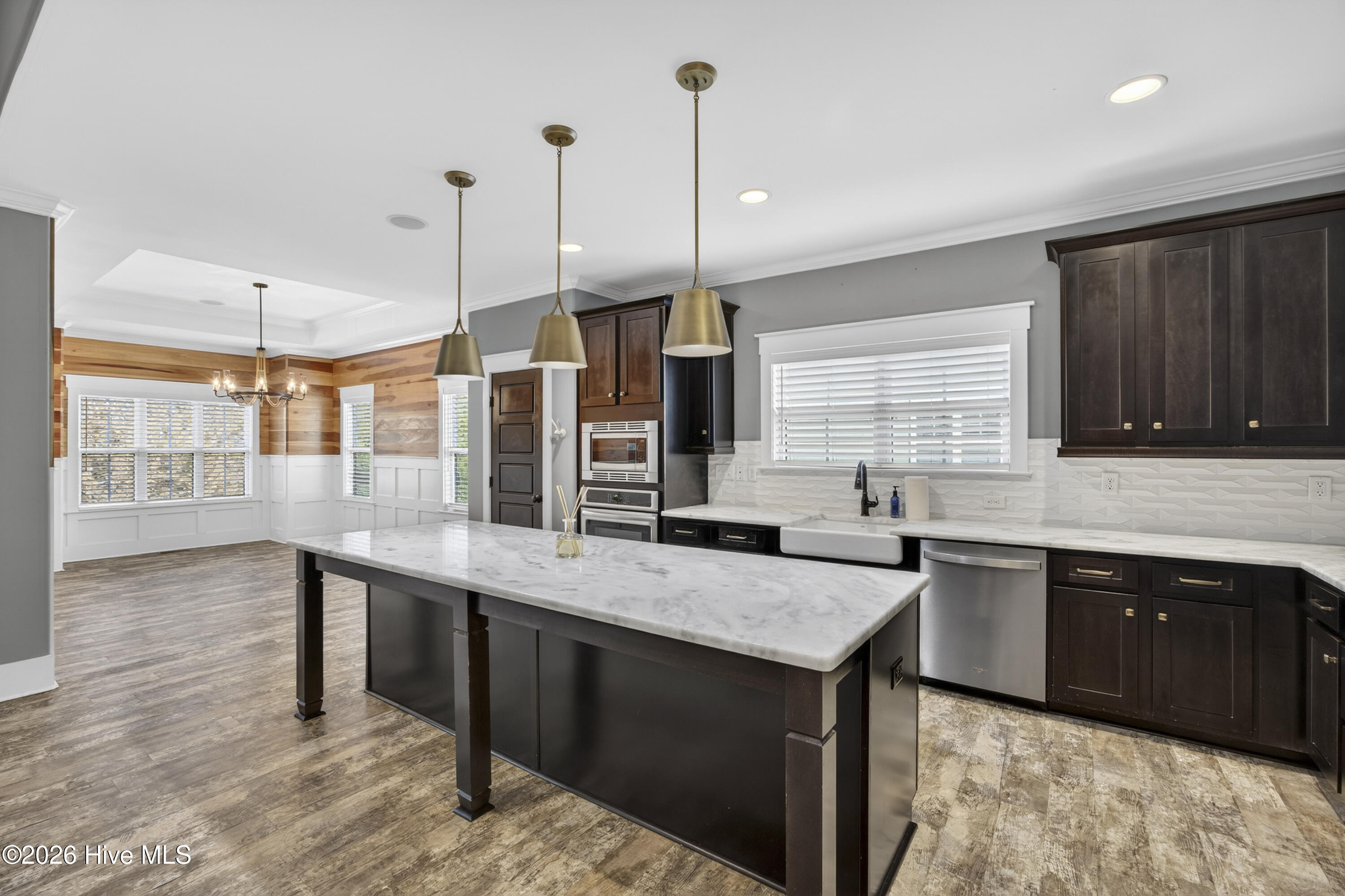 100555140 | Photo 14