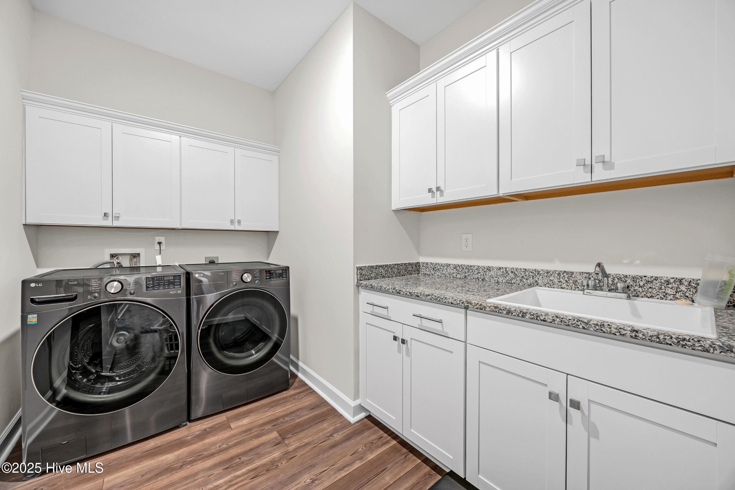 Washer and Dryer 116 Glengrove Ln