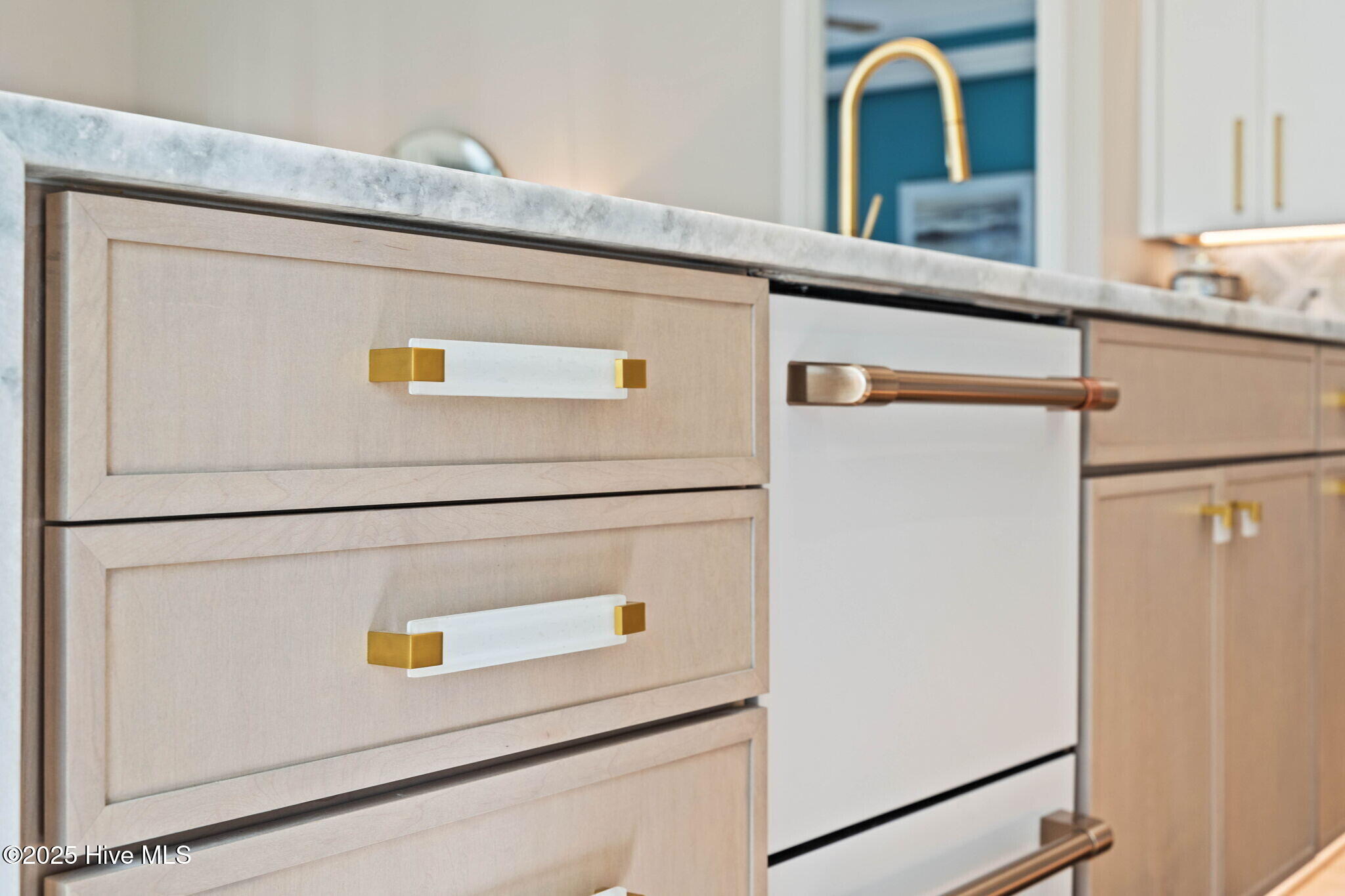 100516902 | Photo 27