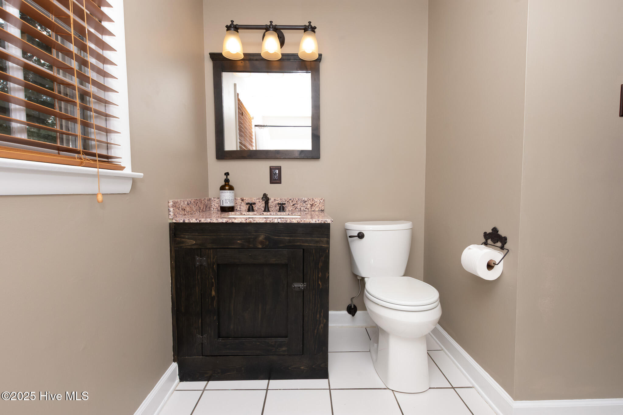 100529268 | Photo 23