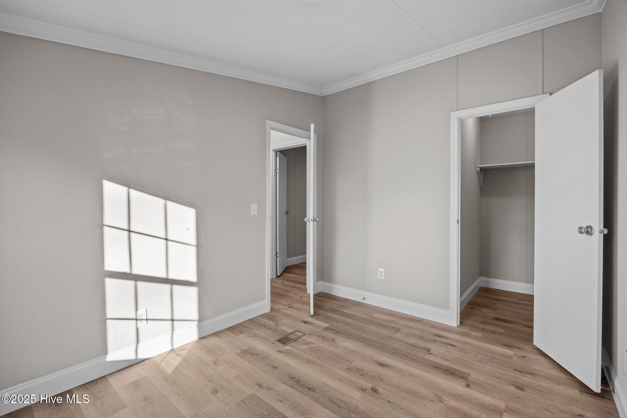 100546418 | Photo 24