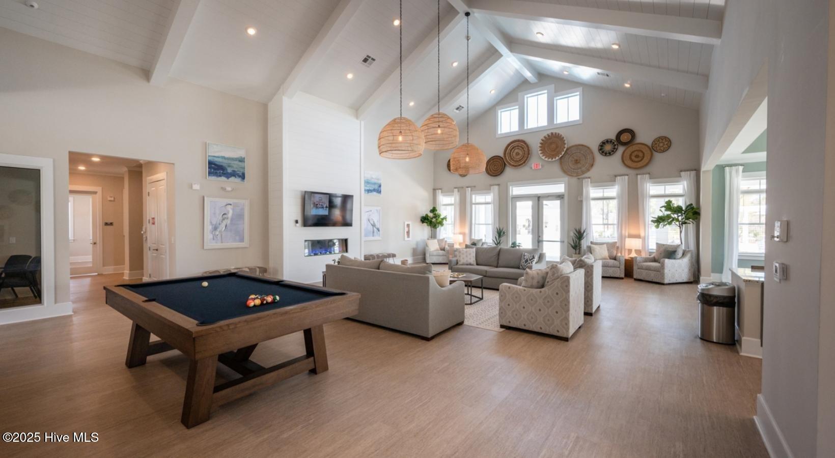 100484526 | Photo 18