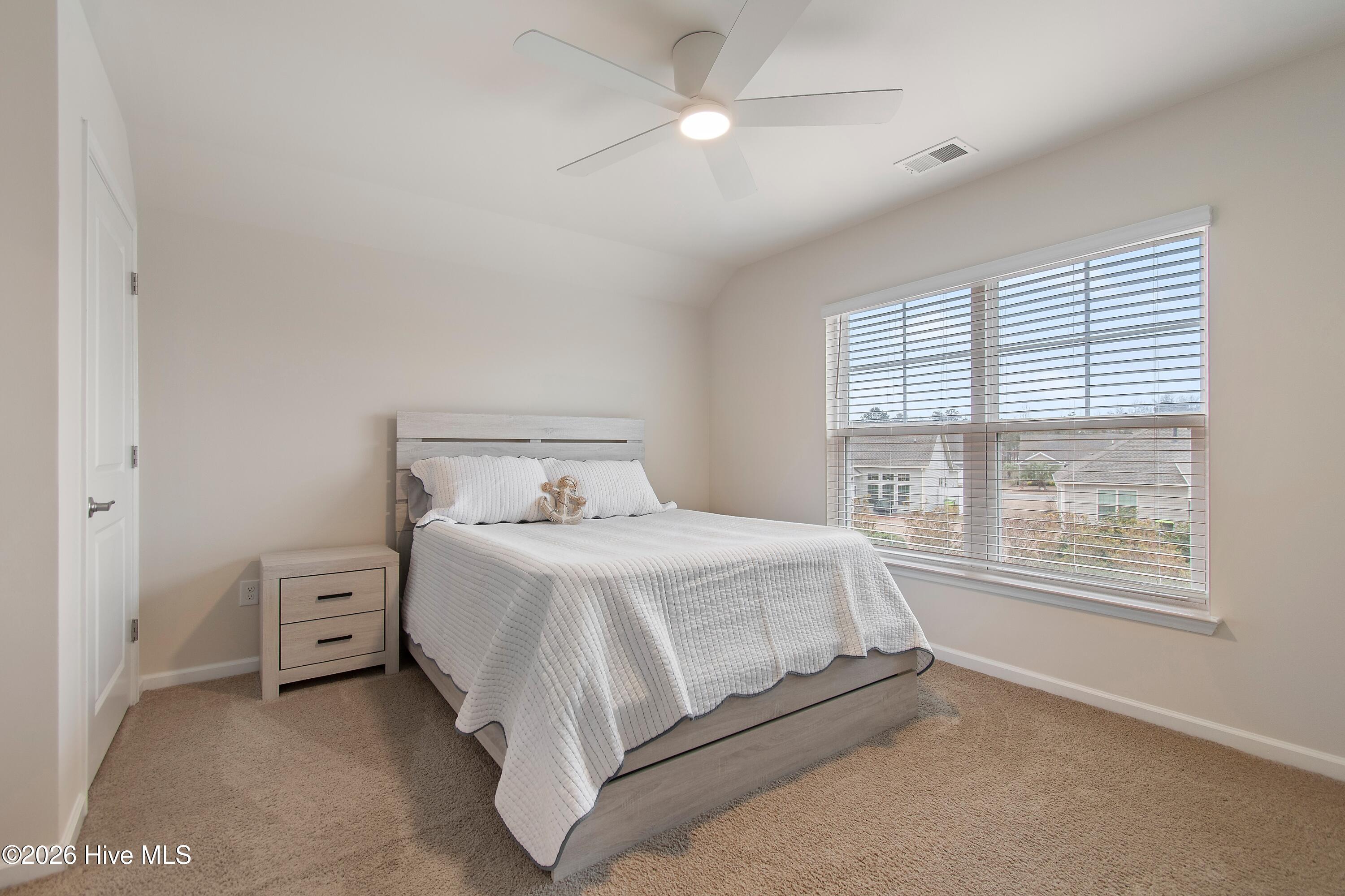 100555965 | Photo 33