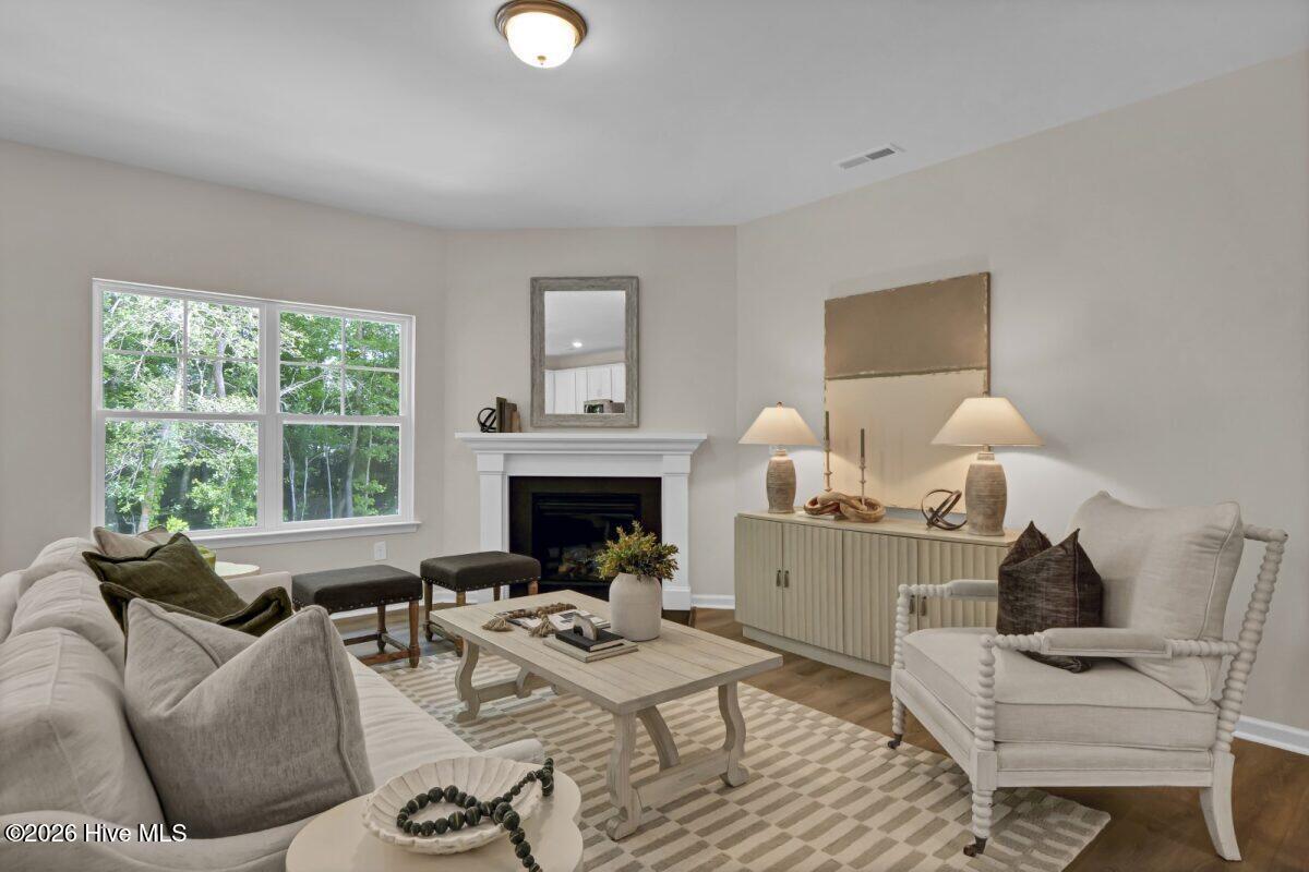 100551772 | Photo 10