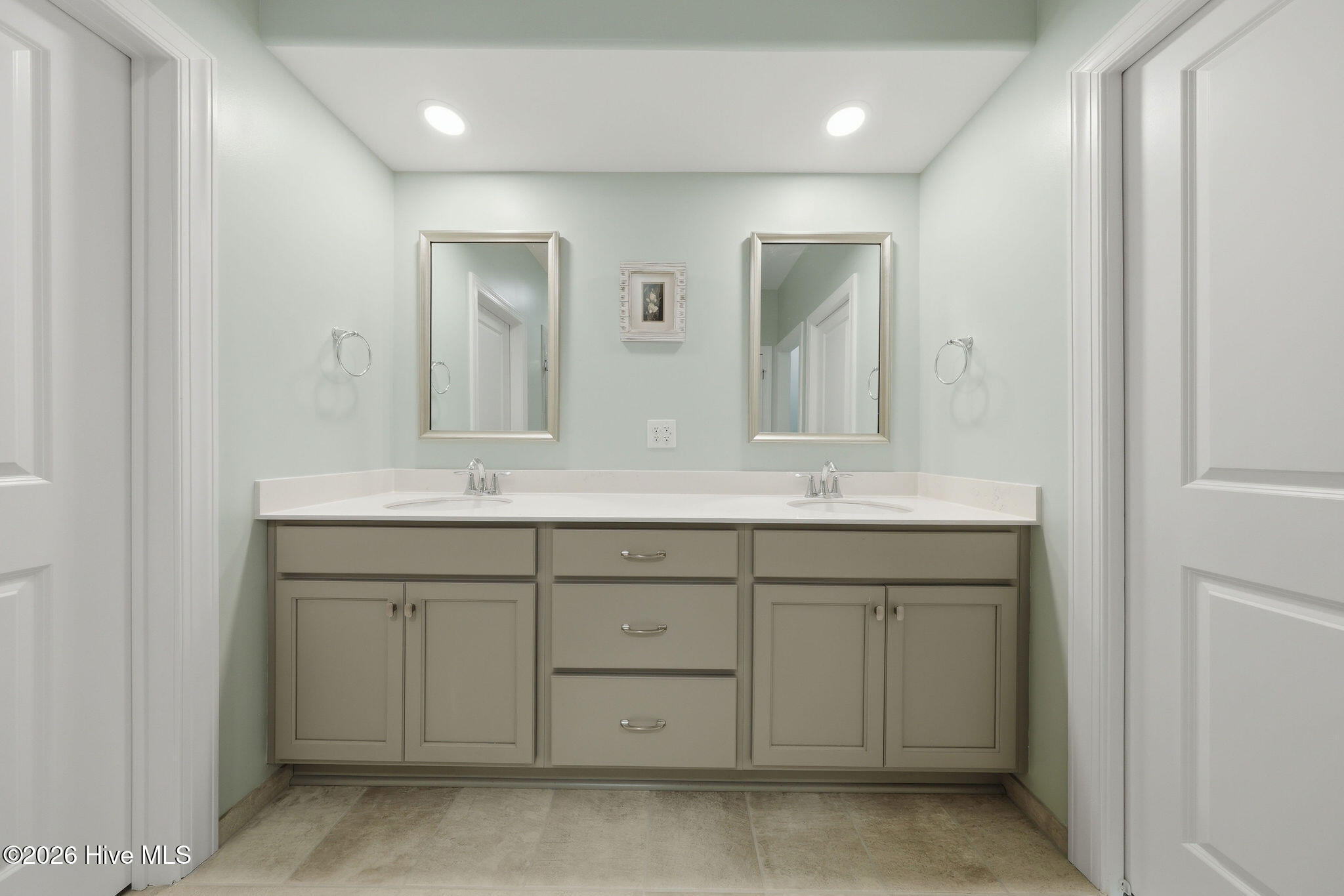 100568538 | Photo 19