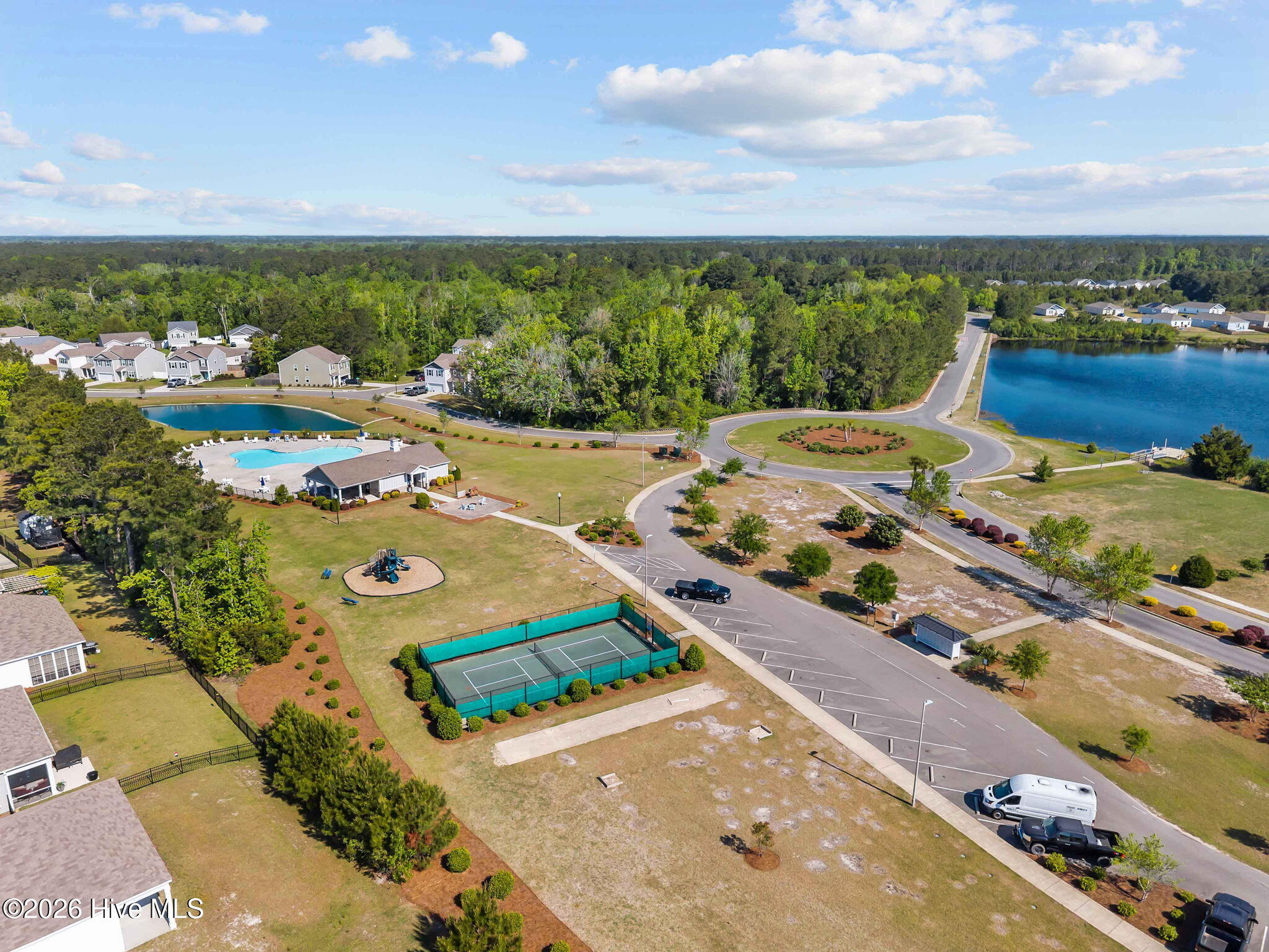 100569205 | Photo 48