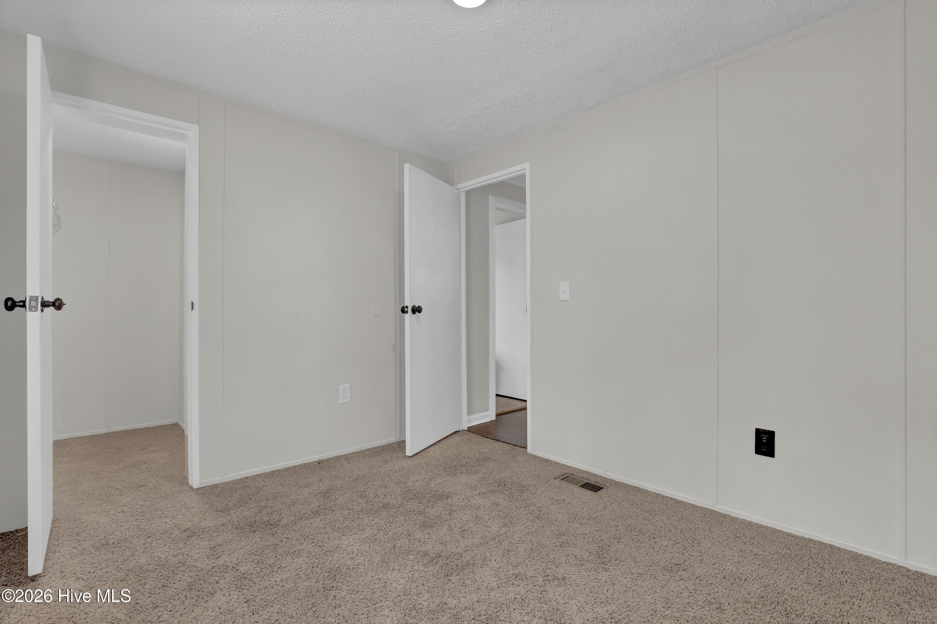 100558020 | Photo 26