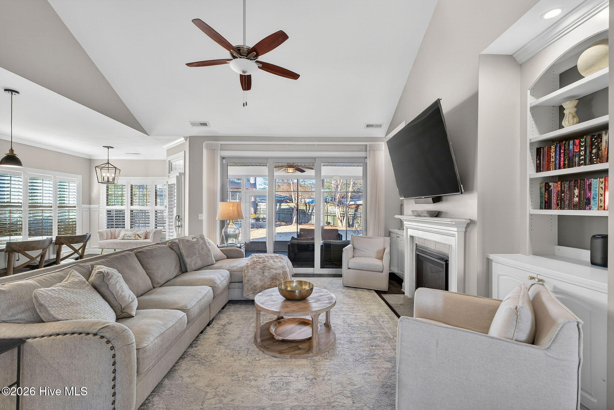 100554846 | Photo 21