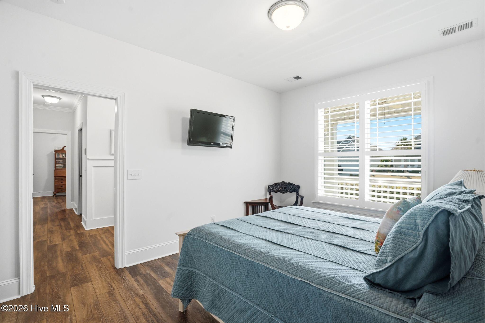 100559439 | Photo 61