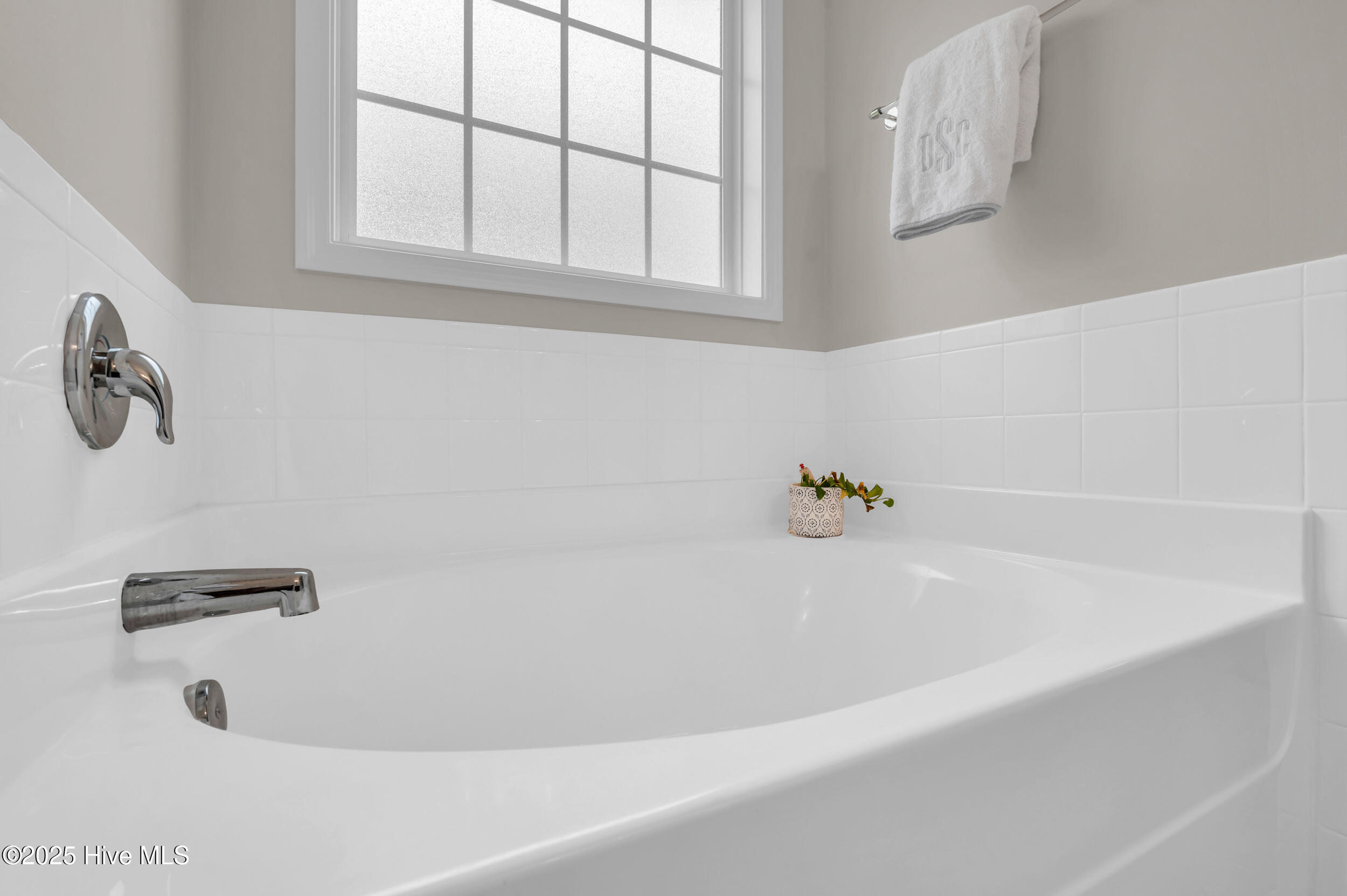 100516387 | Photo 15