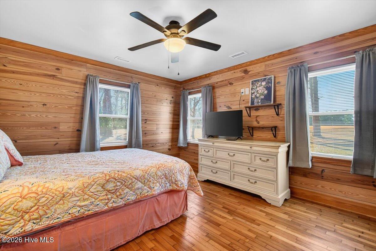 100551580 | Photo 37