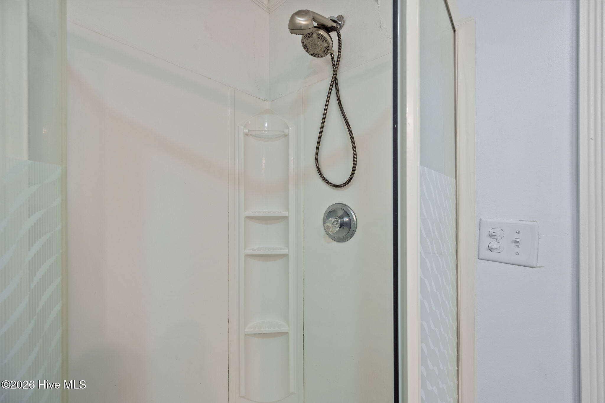 100562753 | Photo 28