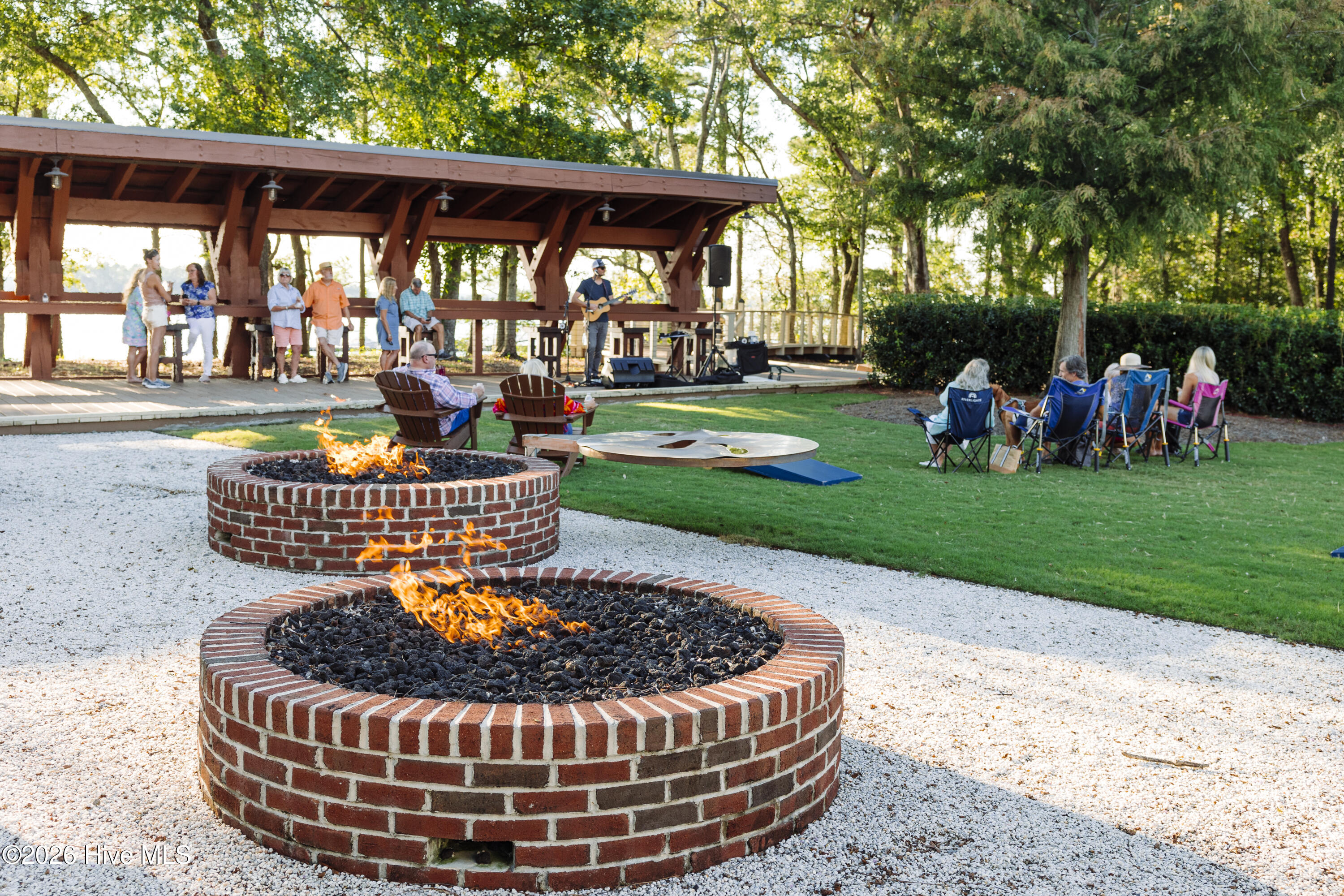 100553159 | Photo 13