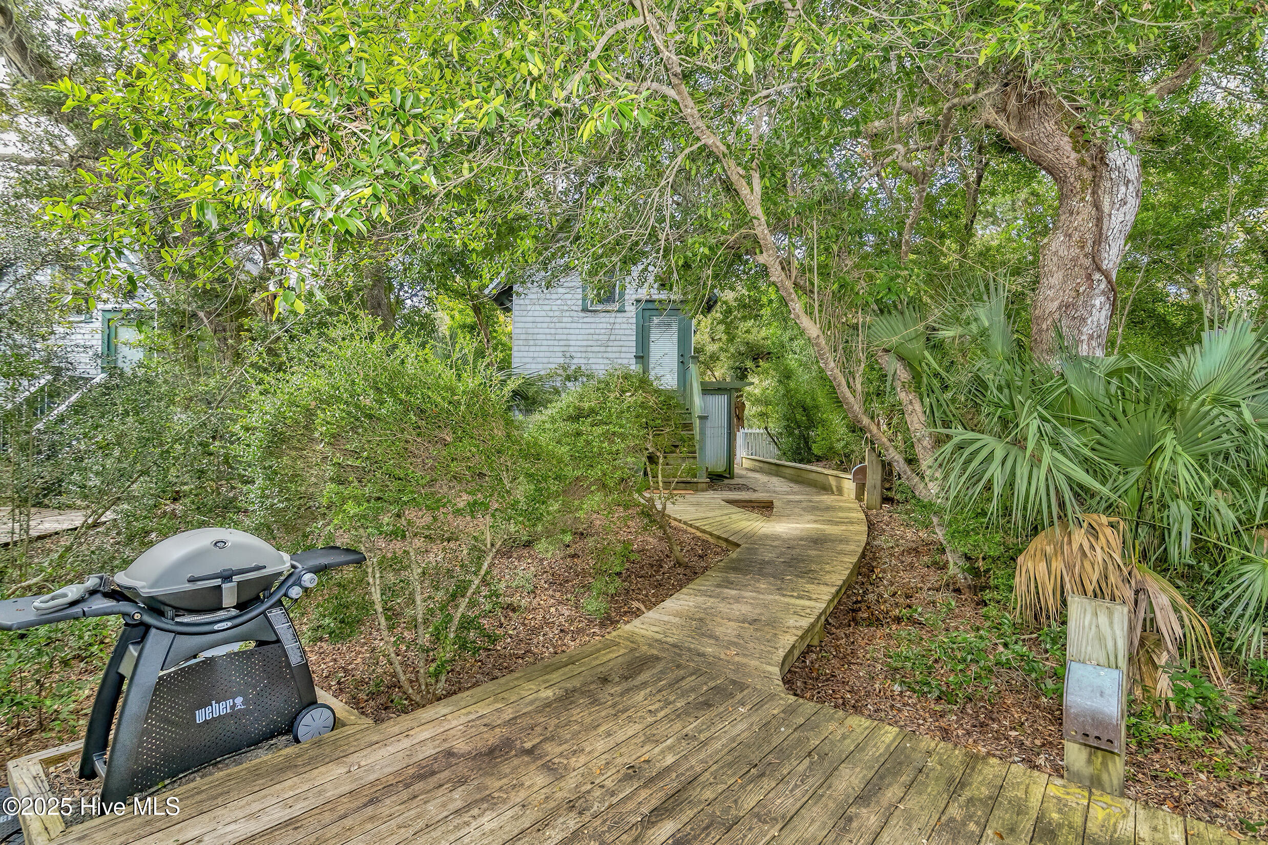 100528350 | Photo 31