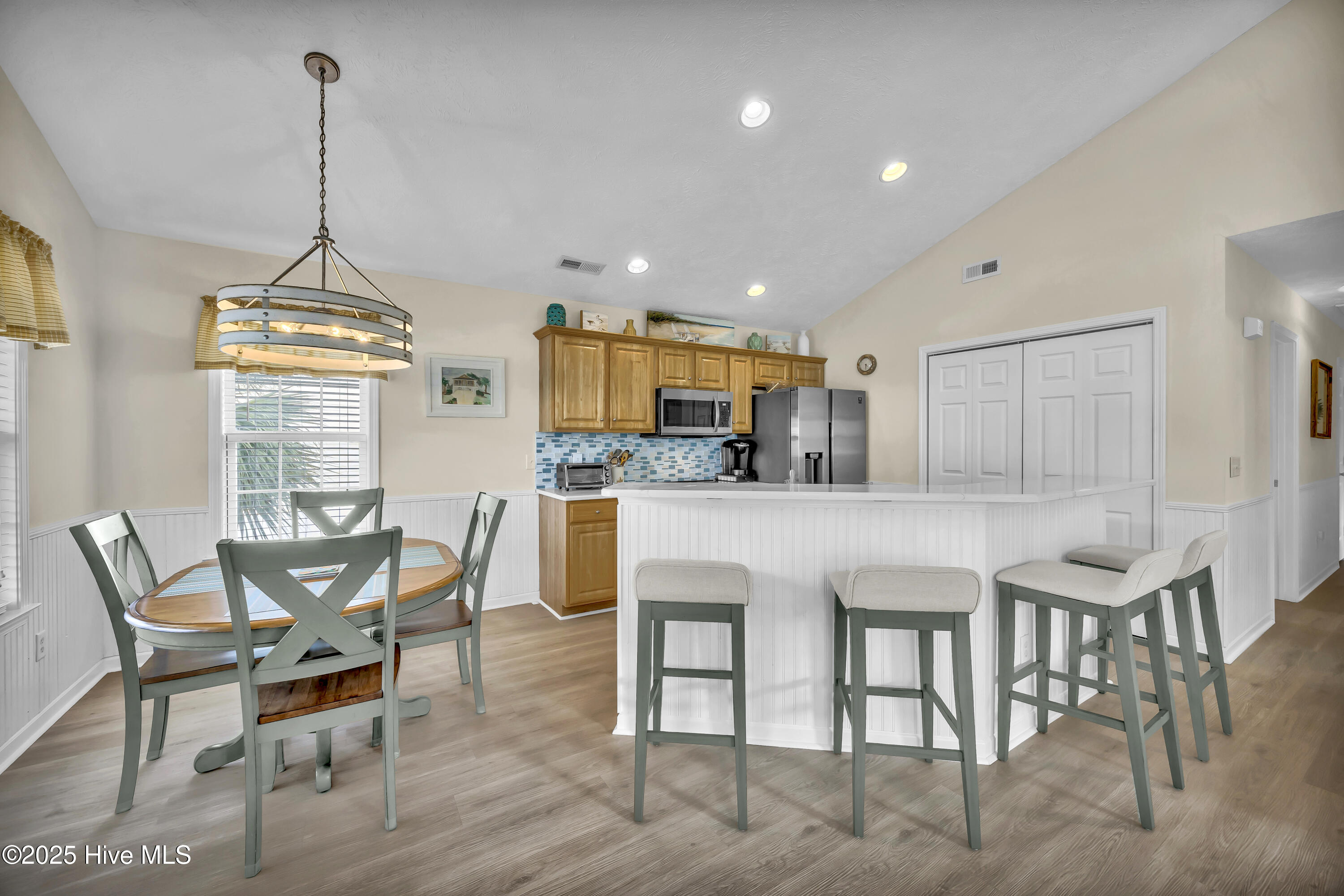 100535524 | Photo 10