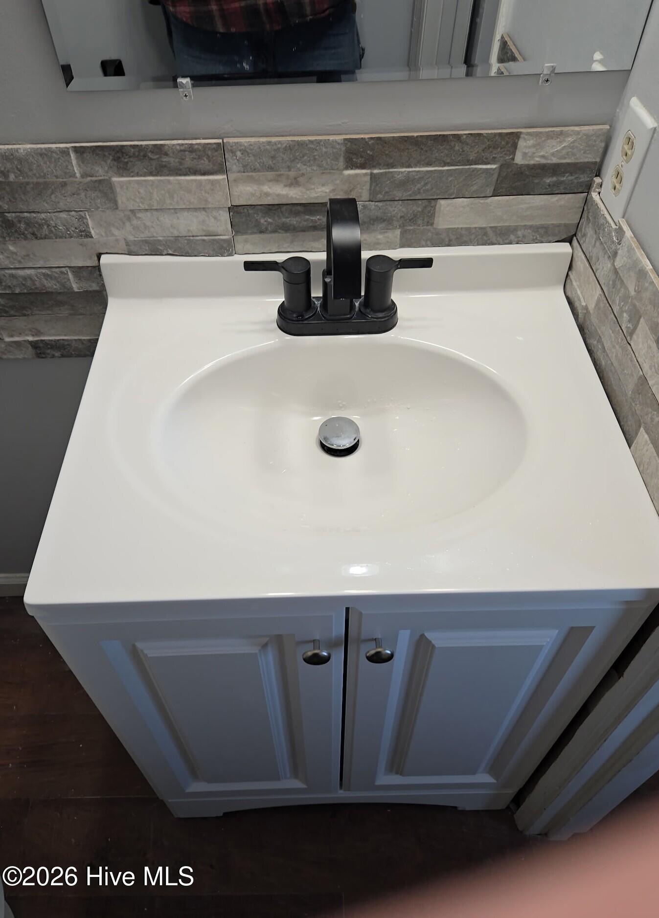 100533606 | Photo 10