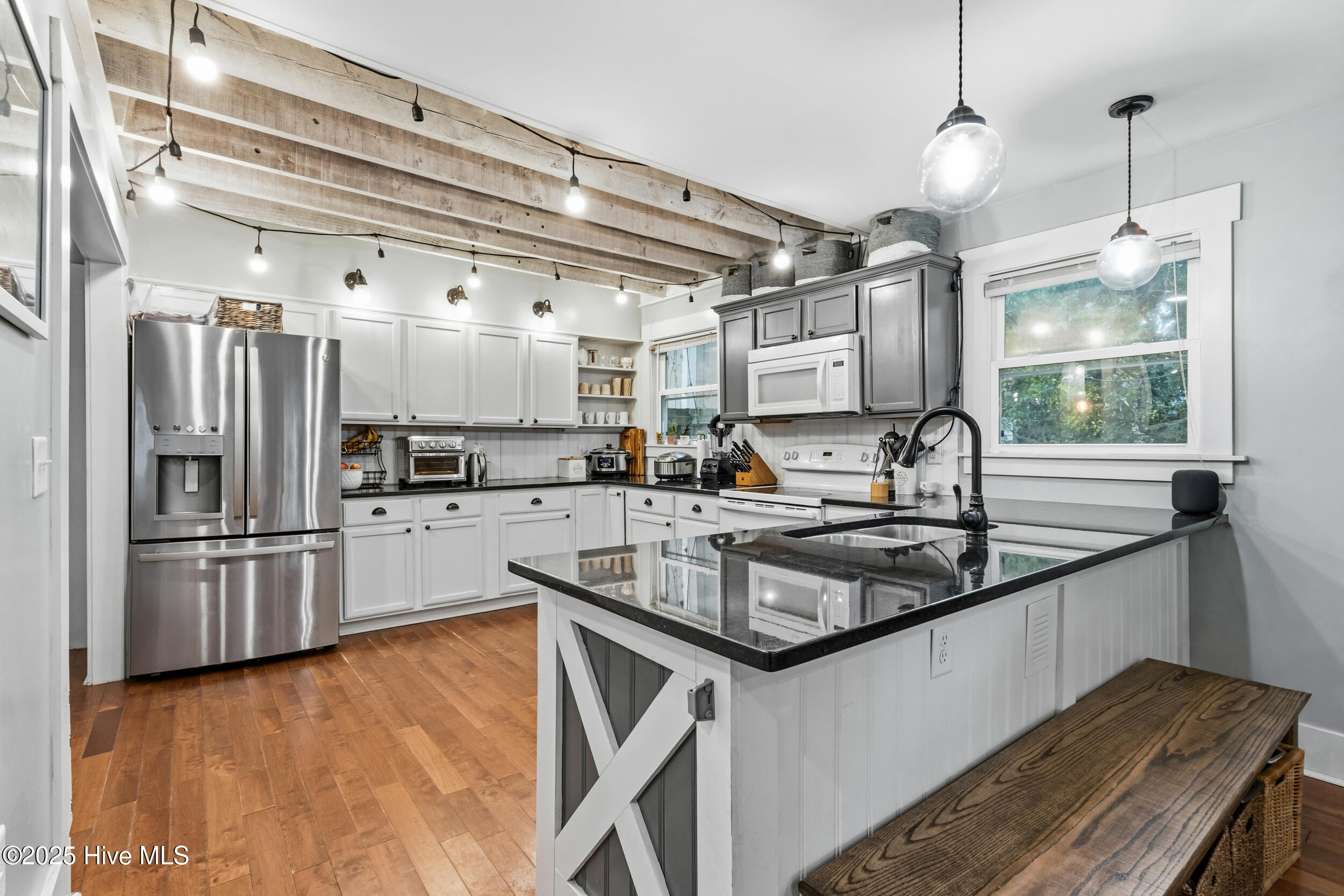 100539278 | Photo 11