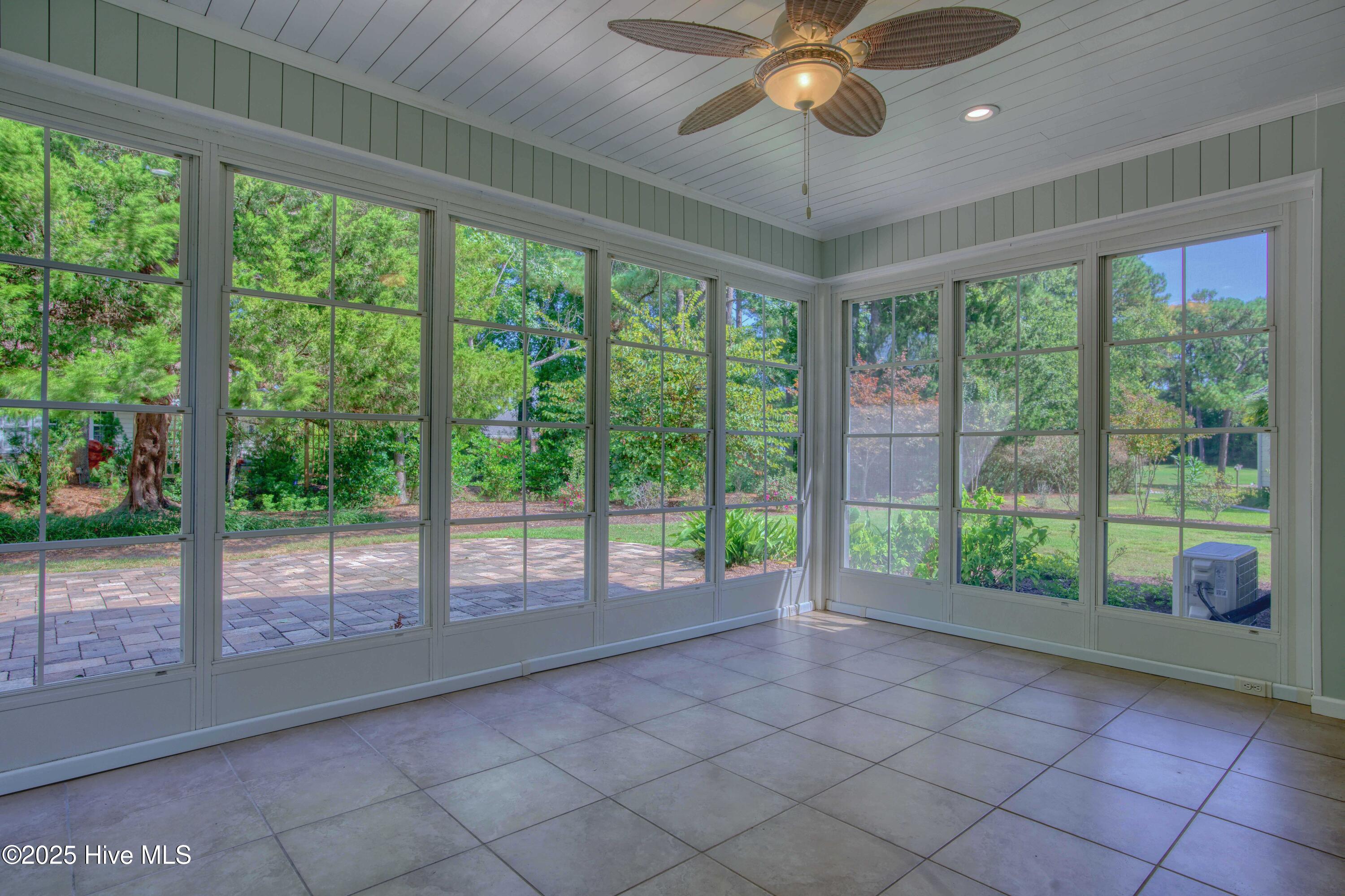 100515655 | Photo 38