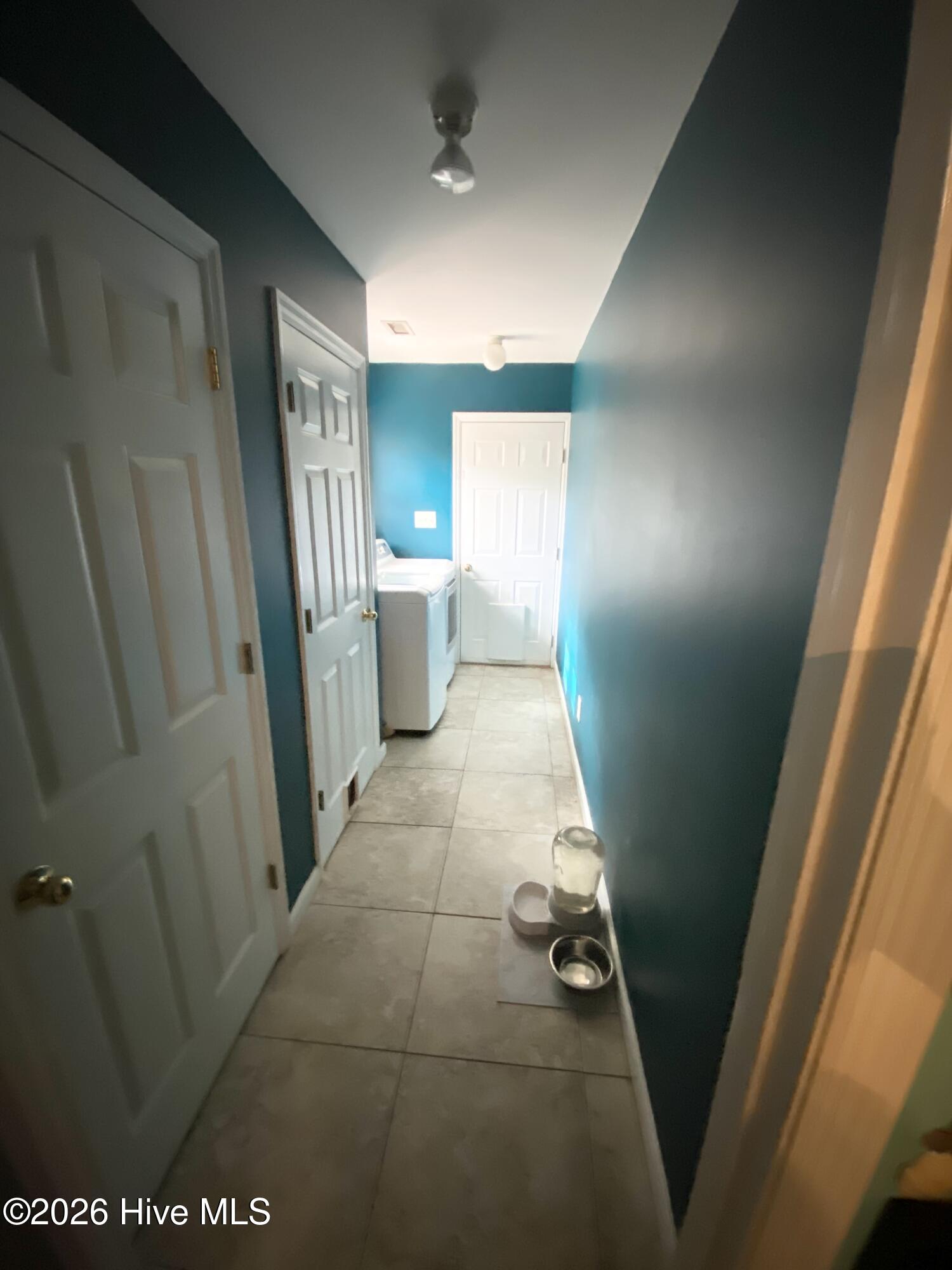 100555629 | Photo 18