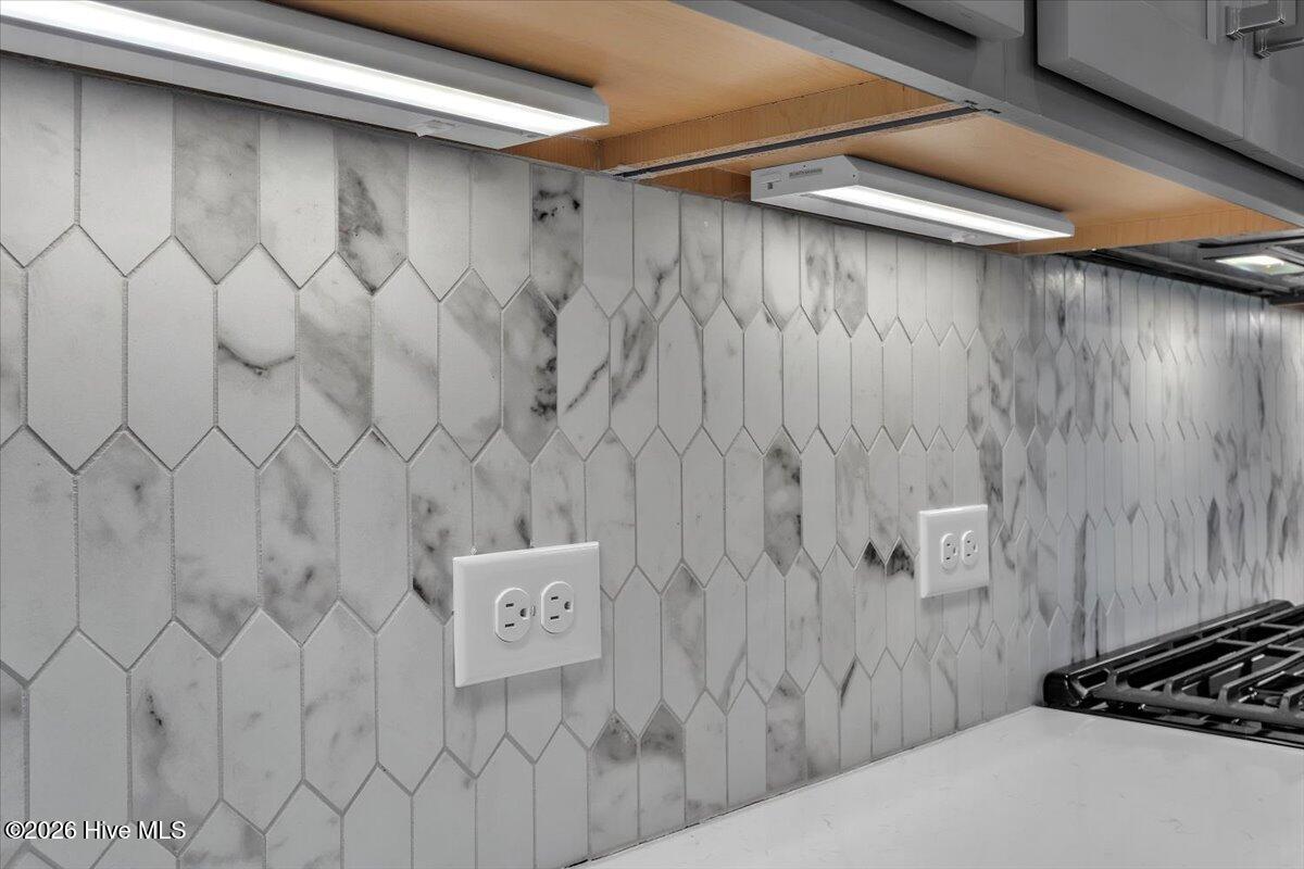 100548797 | Photo 40