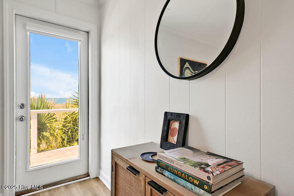 100508979 | Photo 42