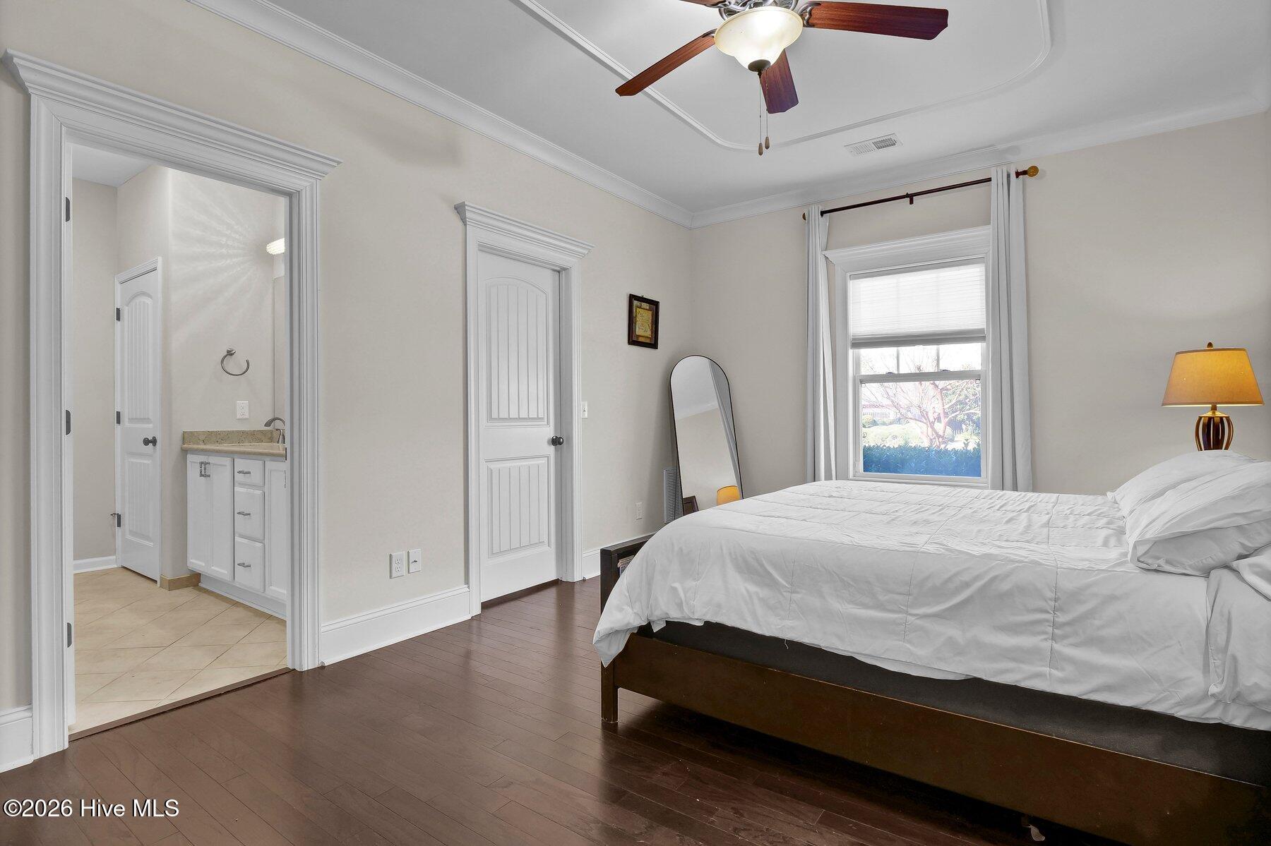 100555039 | Photo 12