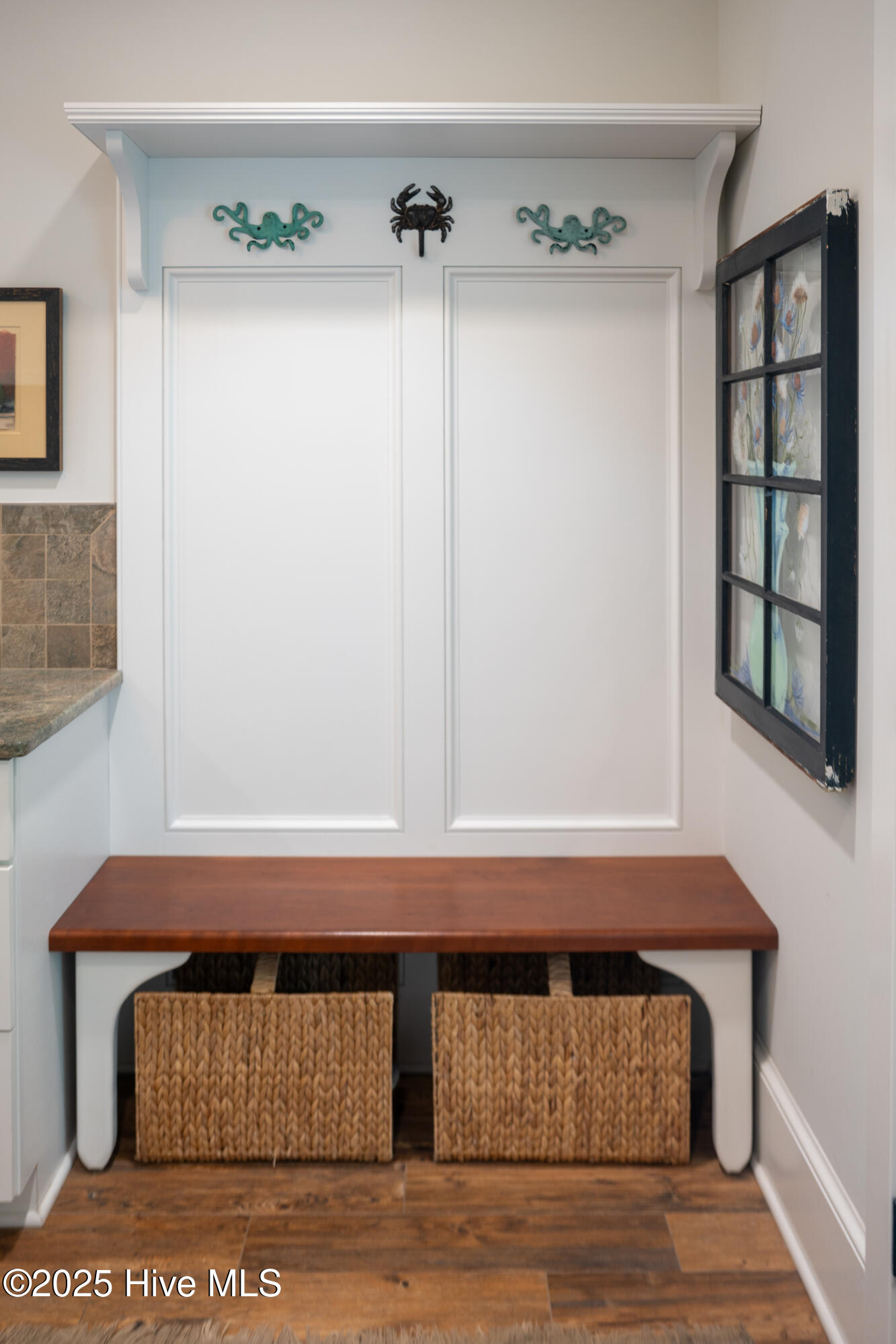 100522220 | Photo 33