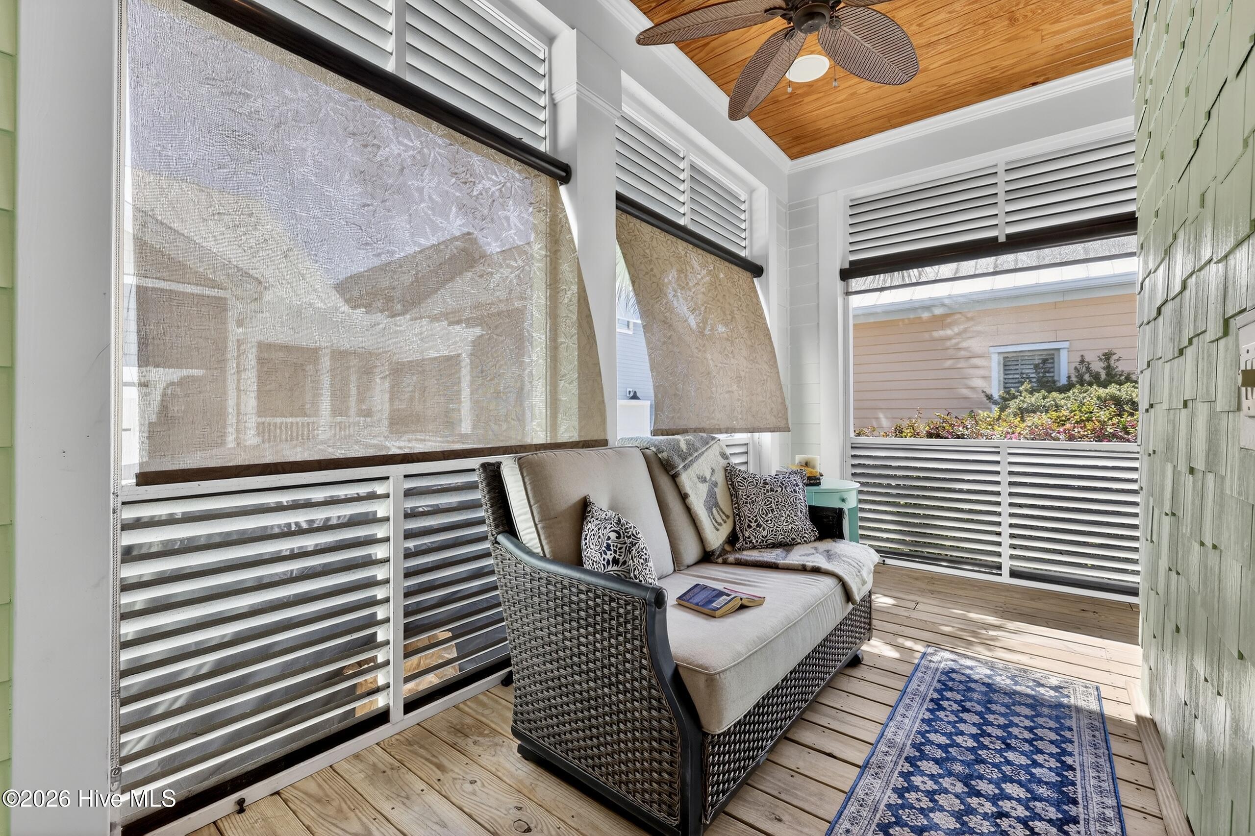 100559035 | Photo 24