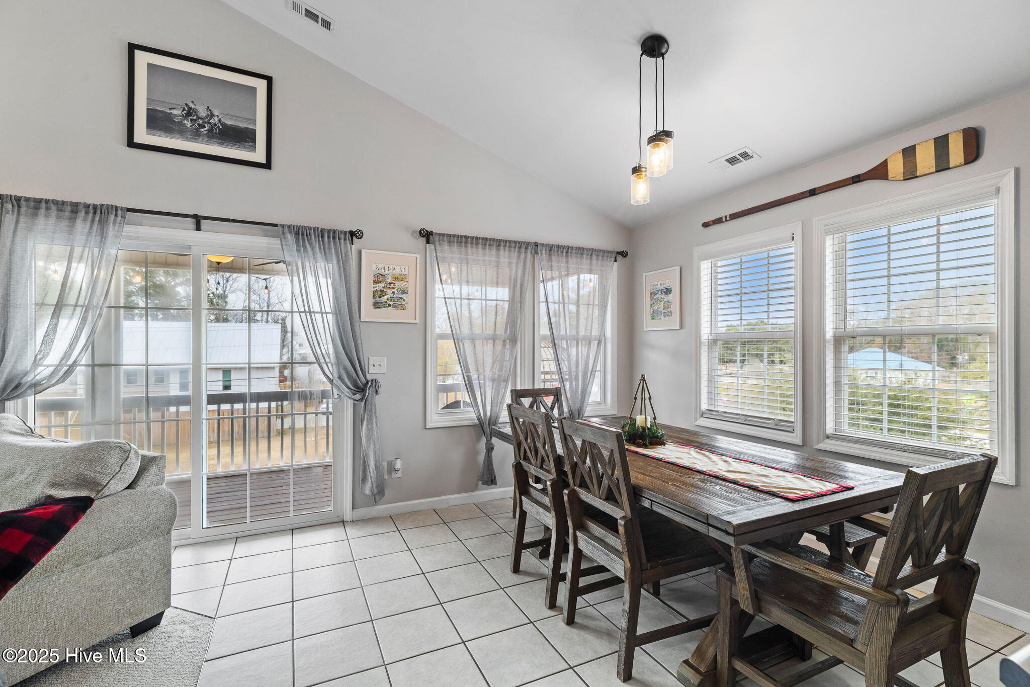 100546580 | Photo 15