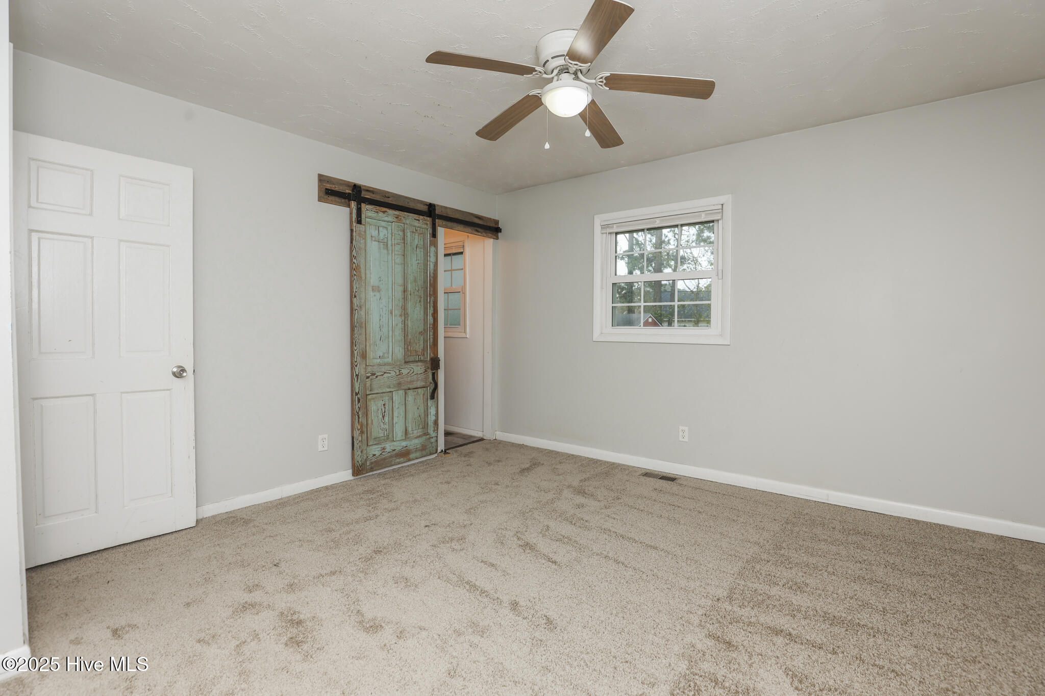 100546143 | Photo 16