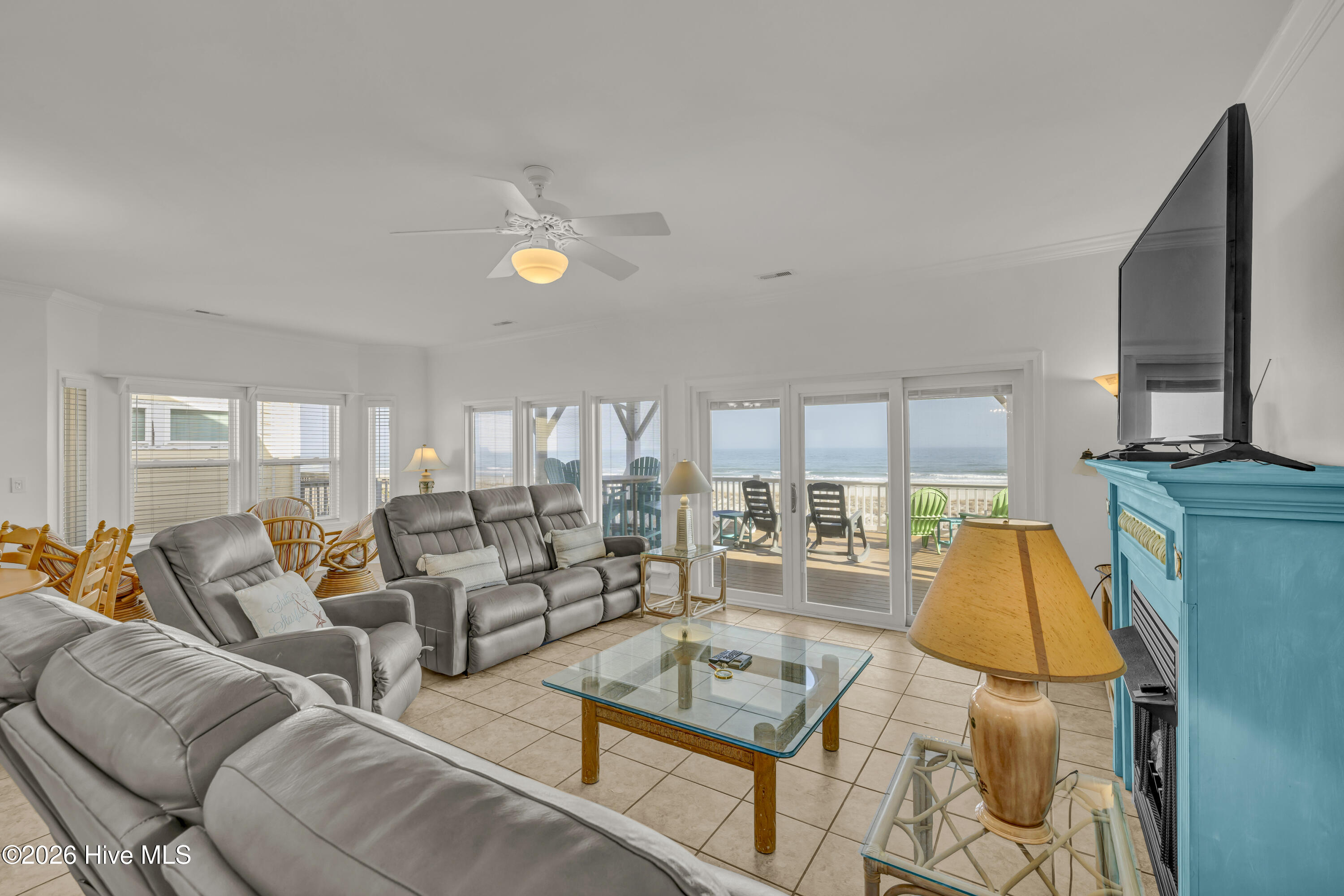 100558701 | Photo 14