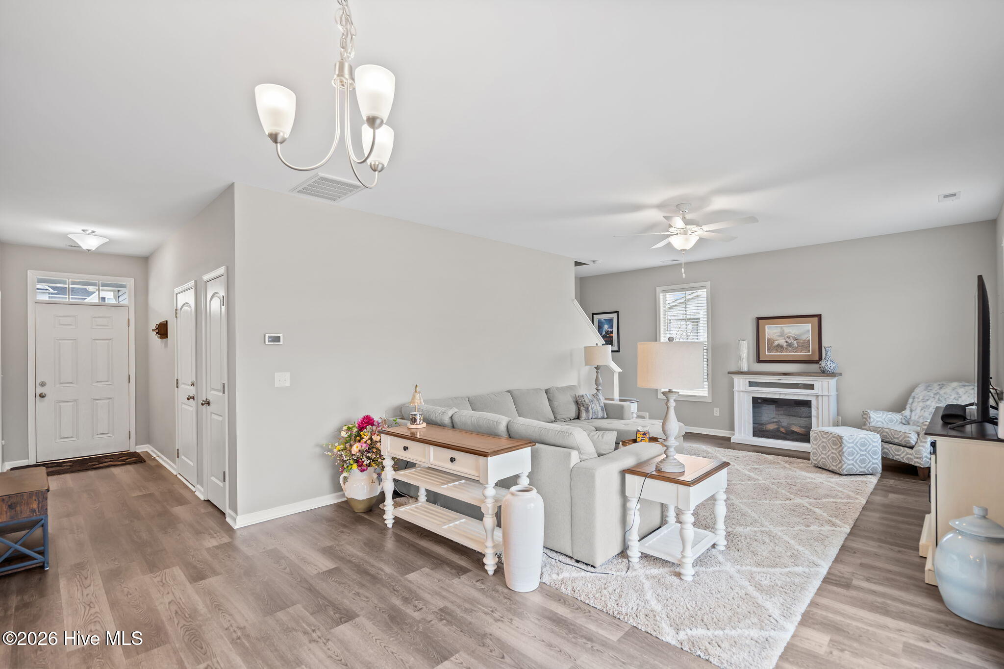 100555693 | Photo 18