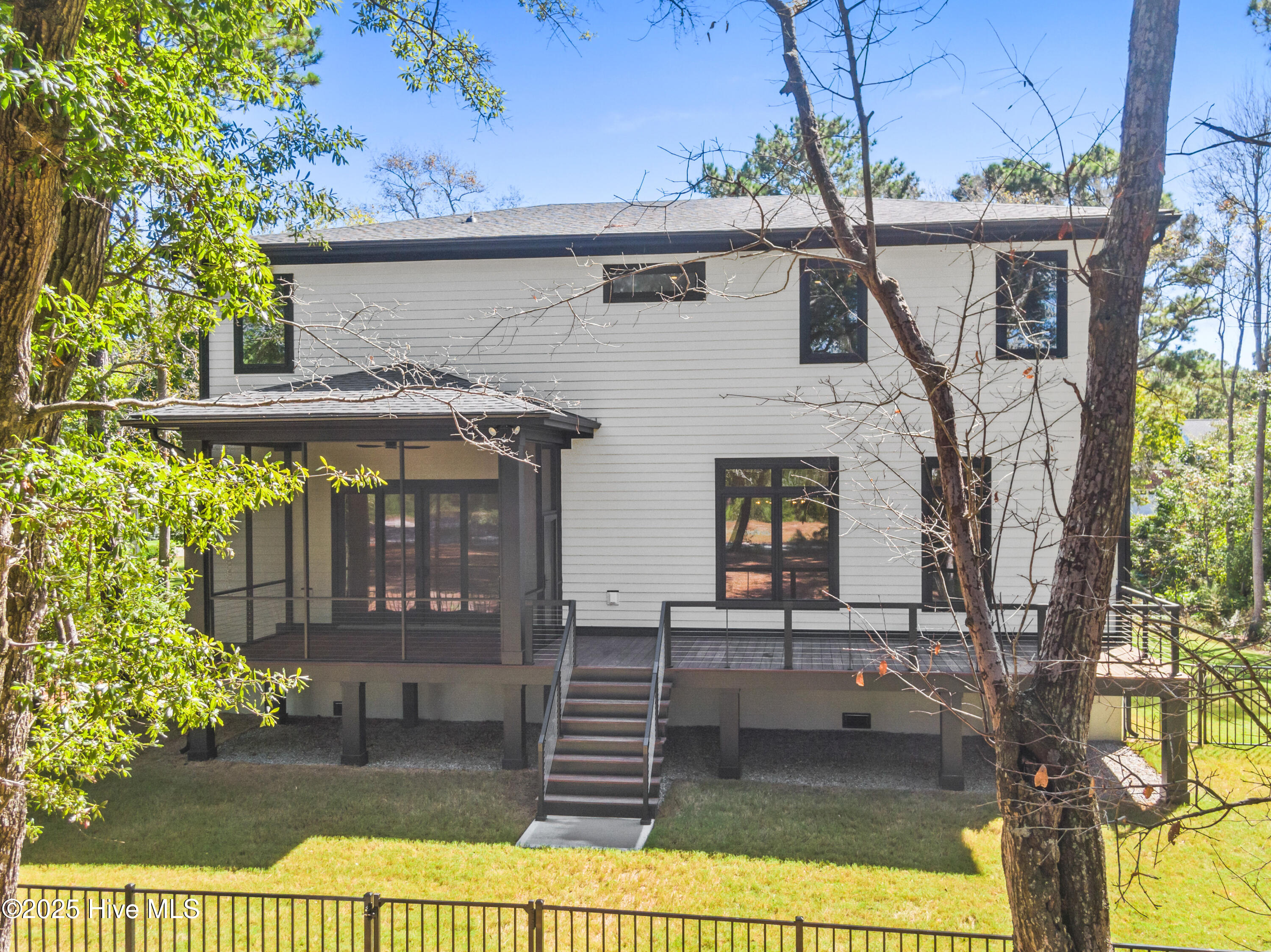 100535066 | Photo 49