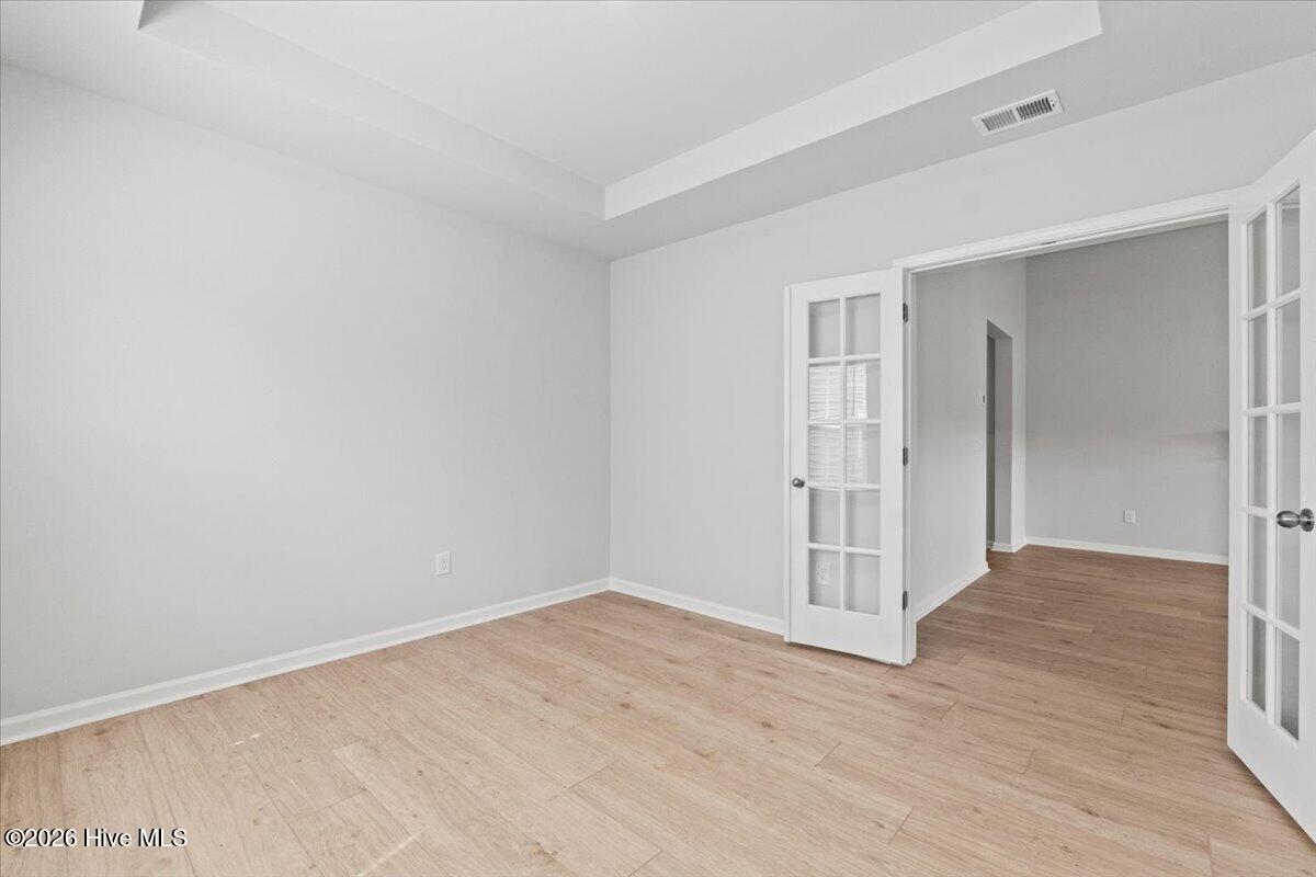 100567069 | Photo 19