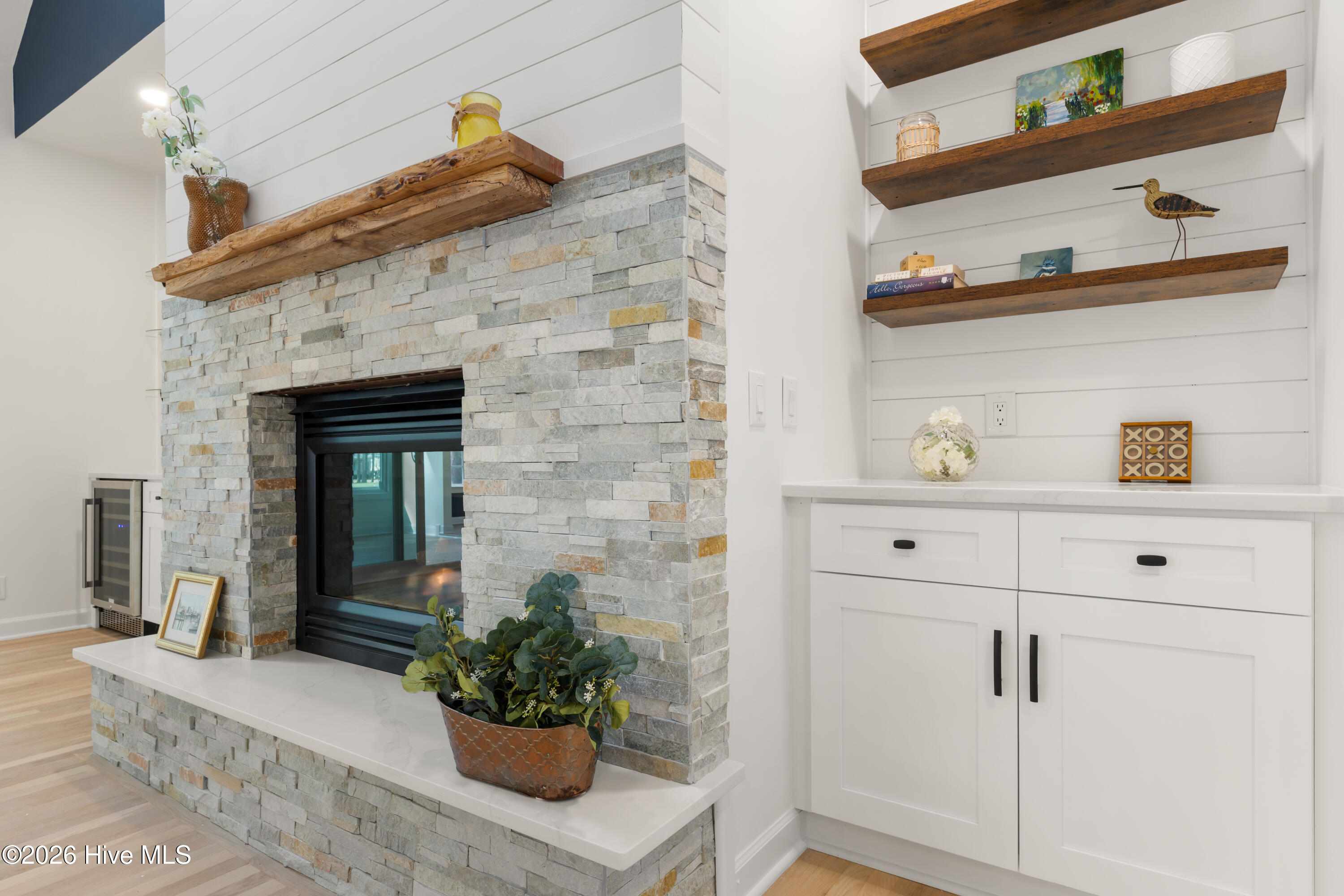 100555954 | Photo 12