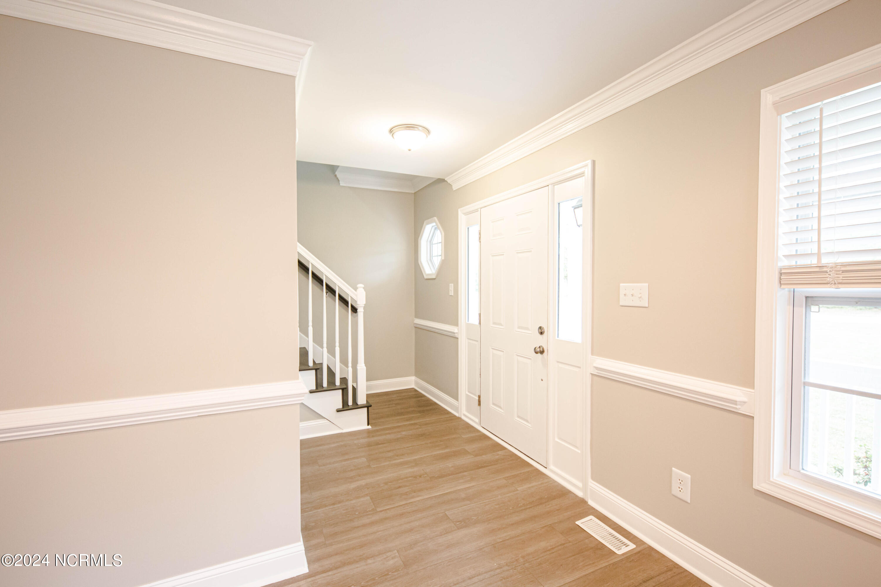 100566053 | Photo 23