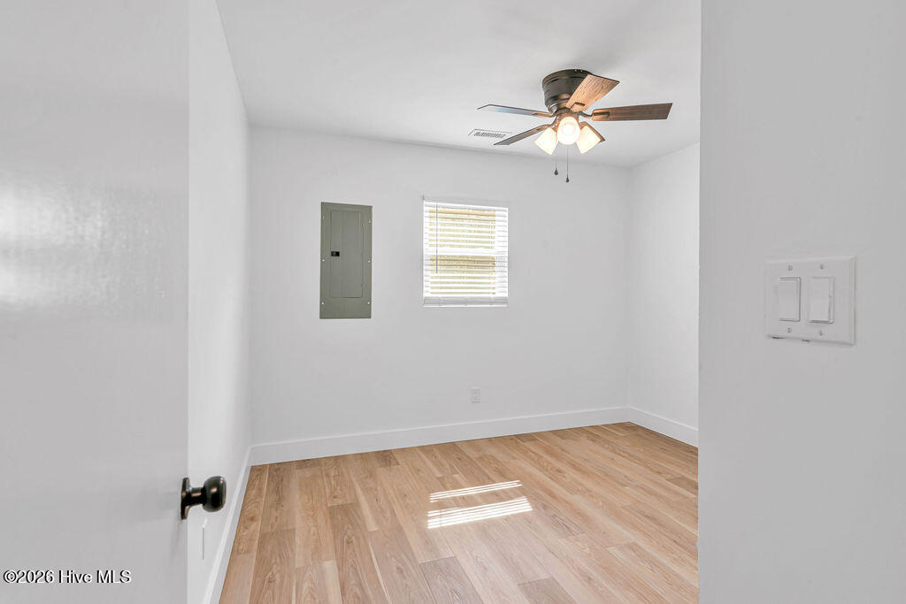 100566377 | Photo 20