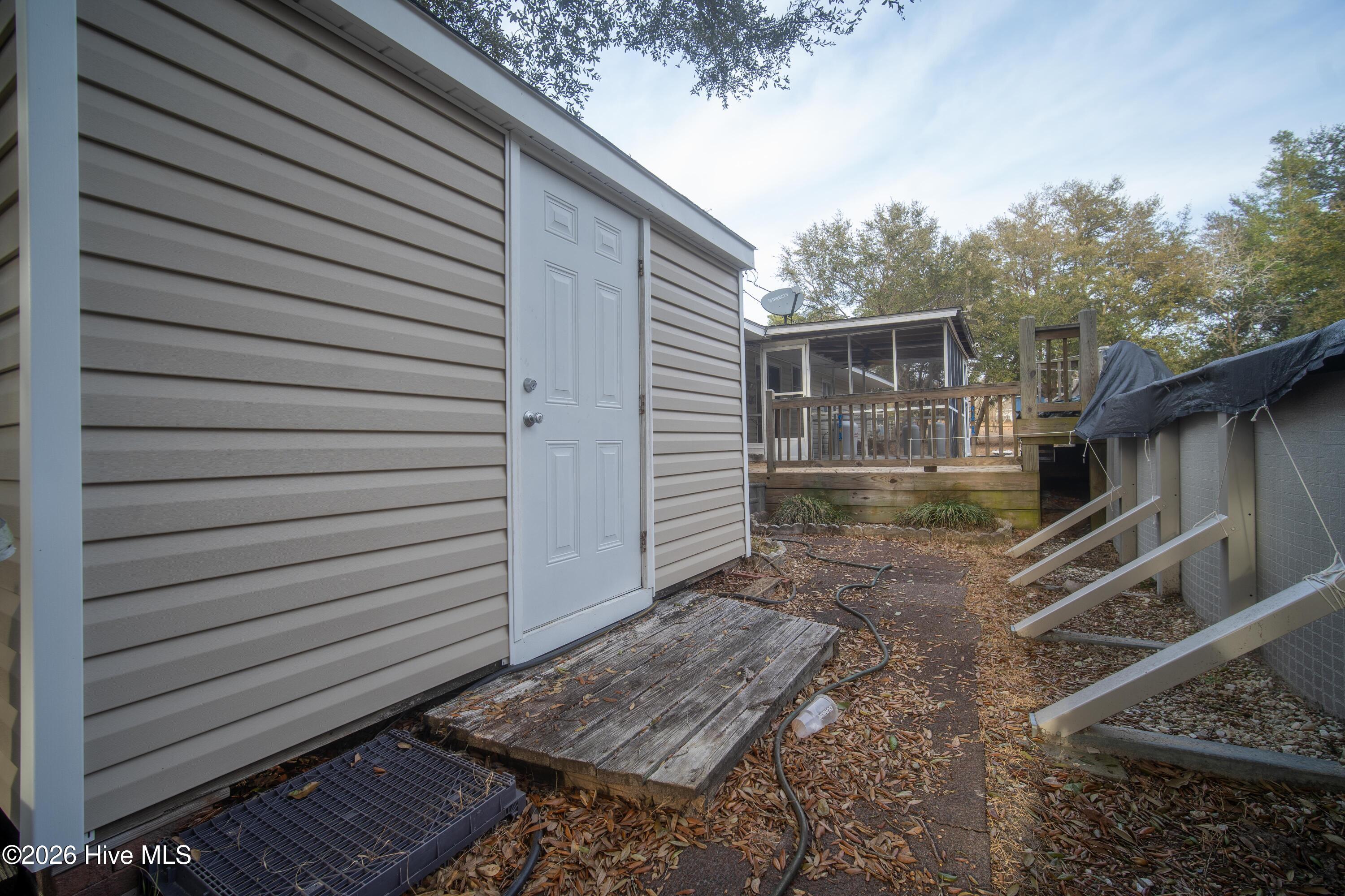 100557302 | Photo 30