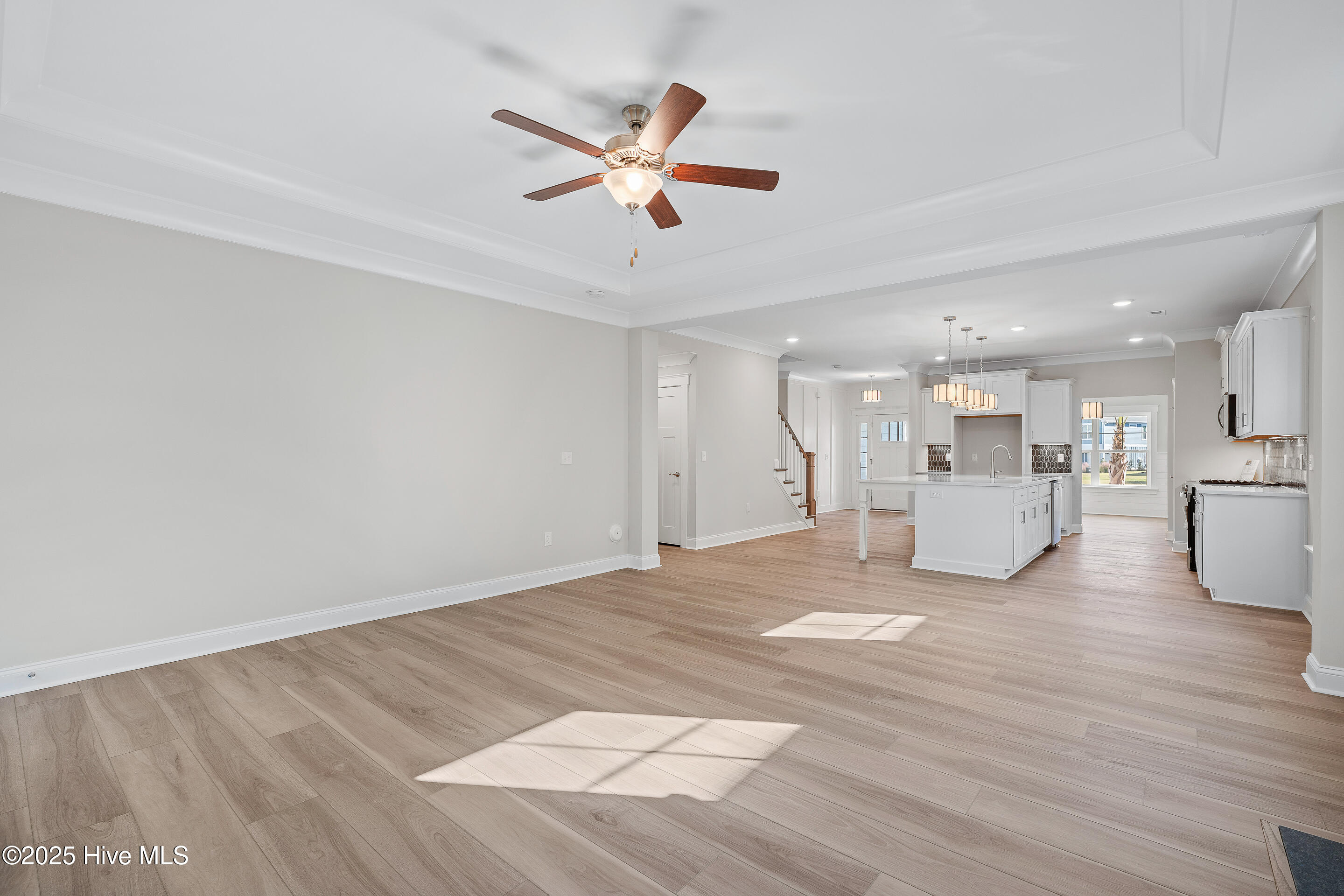 100501651 | Photo 10