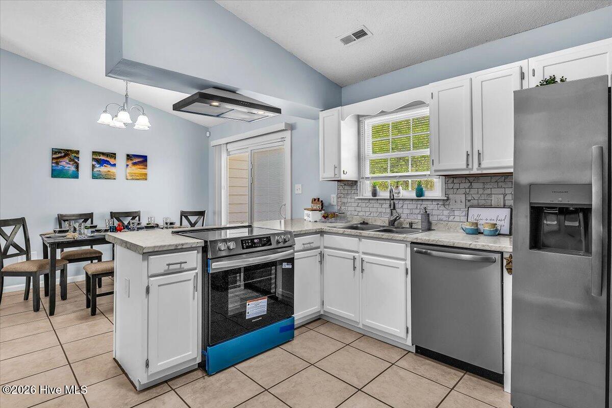 100566247 | Photo 16